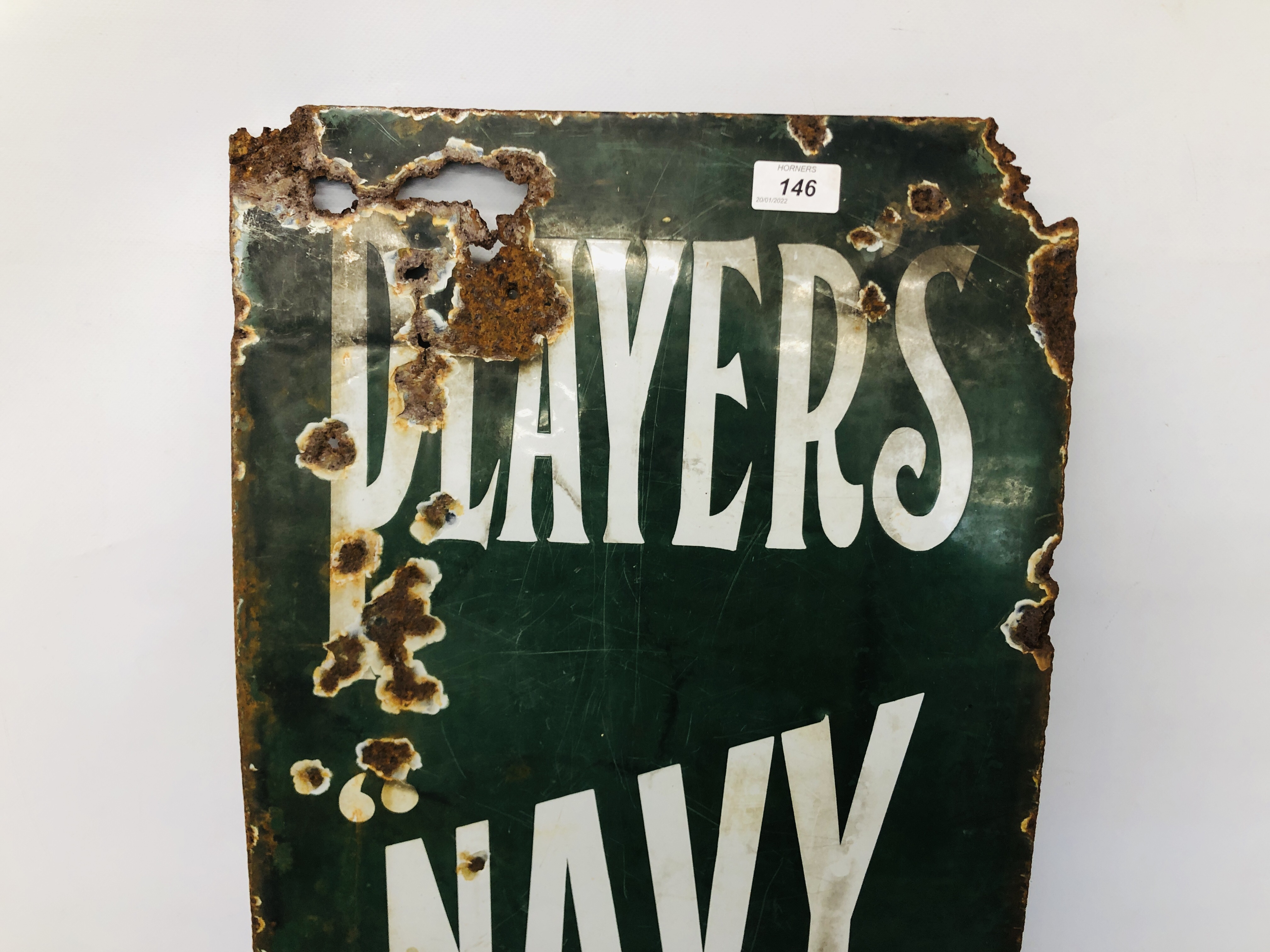 A VINTAGE PLAYER'S NAVY CUT TOBACCO ENAMEL ADVERTISING SIGN, GREEN GROUND WHITE LETTERING - W 38CM. - Image 2 of 5