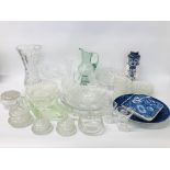 COLLECTION OF ASSORTED GLASSWARE TO INCLUDE CUT GLASS VASE,