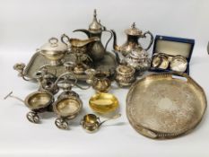 A COLLECTION OF QUALITY SILVER PLATED WARES TO INCLUDE TEA STRAINER,