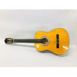 A CHANTRY 3/4 SIZE ACOUSTIC GUITAR IN CASE.