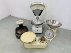 4 SETS OF VINTAGE SCALES TO INCLUDE AVERY, TERRAILLON, WAYMASTER ETC.