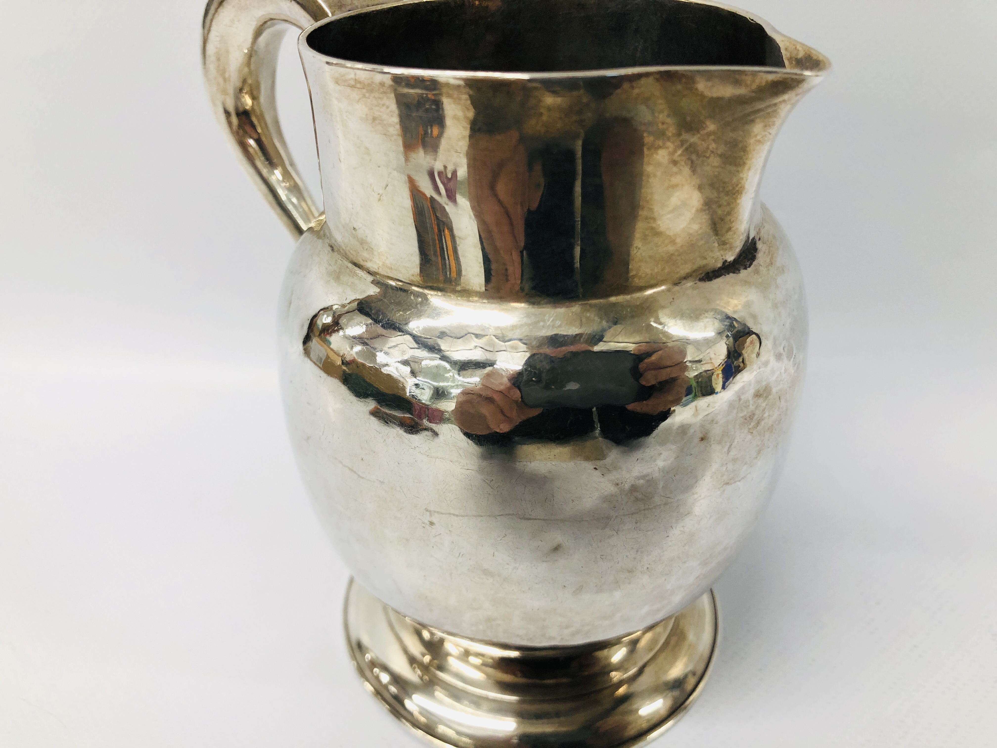 A GEORGE III SILVER JUG, THE 'S' SHAPED HANDLE ON A PLAIN BULBOUS BODY, NEWCASTLE 1790, J. - Image 13 of 21