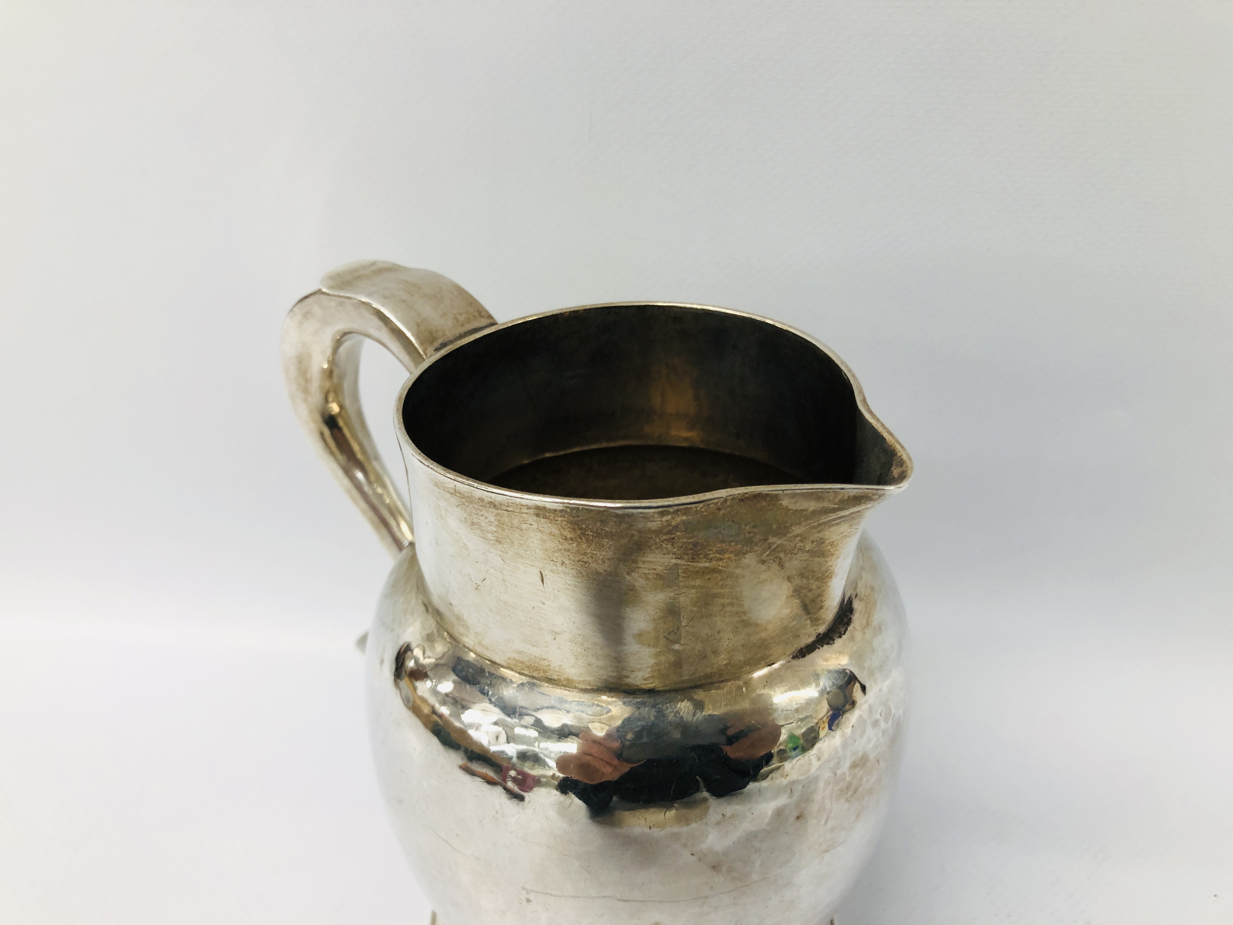 A GEORGE III SILVER JUG, THE 'S' SHAPED HANDLE ON A PLAIN BULBOUS BODY, NEWCASTLE 1790, J. - Image 12 of 21