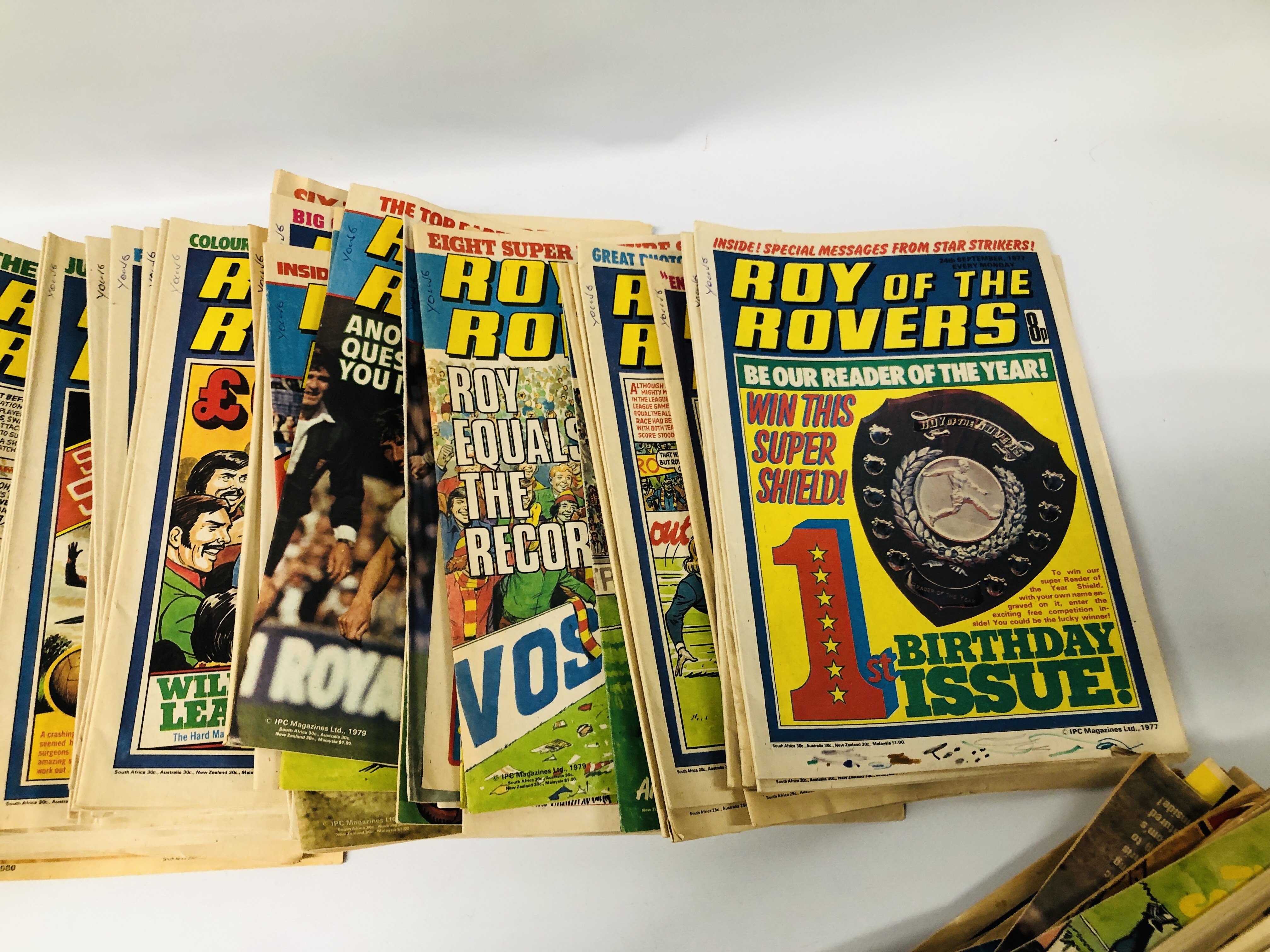 COLLECTION OF VINTAGE MAGAZINES TO INCLUDE MAINLY "ROY OF THE ROVERS" ETC. - Image 3 of 5