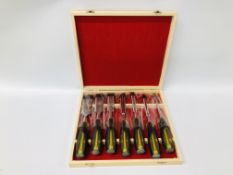 BOXED SET OF DELUXE WOOD CHISELS.