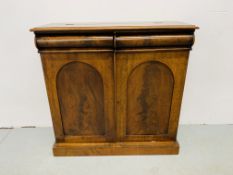 A VICTORIAN MAHOGANY TWO DOOR CABINET WITH SHELVED INTERIOR W 100CM. D 38CM. H 97CM.