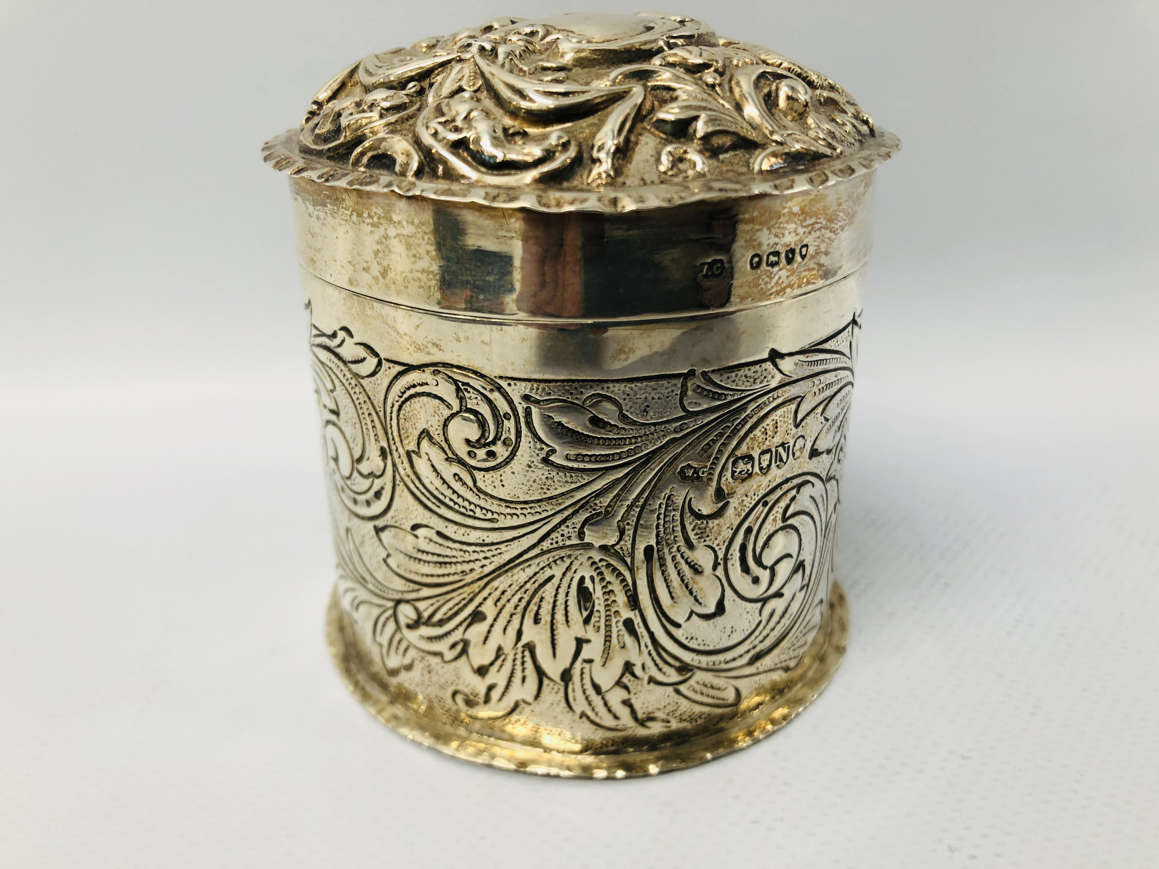 A VICTORIAN SILVER CYLINDRICAL BOX AND COVER DECORATED WITH BIRD LONDON 1888, WILLIAM COMINS - H 8. - Image 7 of 21