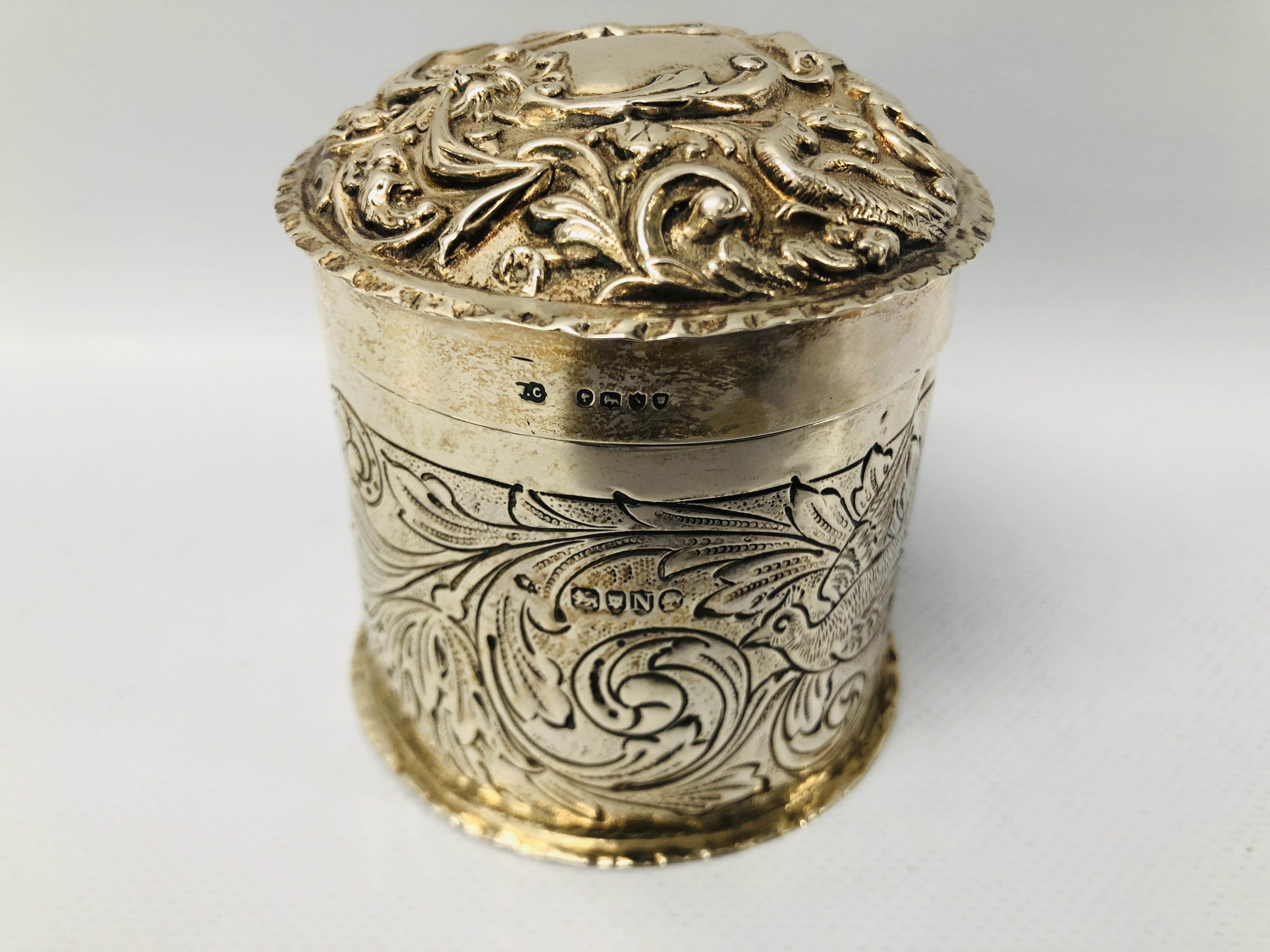 A VICTORIAN SILVER CYLINDRICAL BOX AND COVER DECORATED WITH BIRD LONDON 1888, WILLIAM COMINS - H 8. - Image 10 of 21