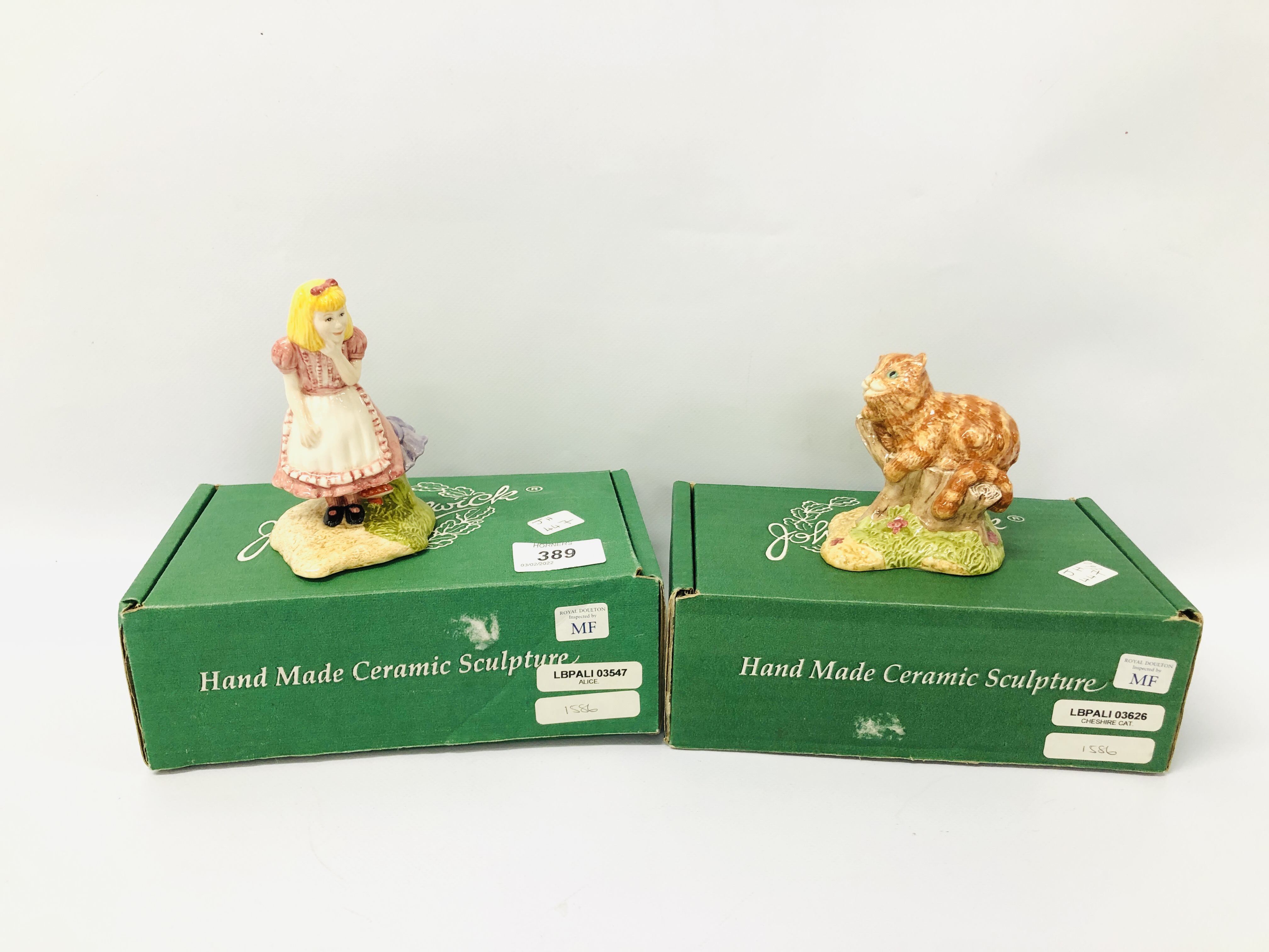 2 X BESWICK LIMITED EDITION ORNAMENTS COMPRISING "ALICE" LC2 1586 / 2500 & "THE CHESHIRE CAT" LC3