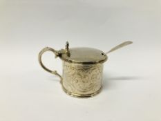 EARLY VICTORIAN SILVER DRUM MUSTARD. LONDON 1845 ALONG WITH A MUSTARD SPOON. NEWCASTLE 1840 - H 6.