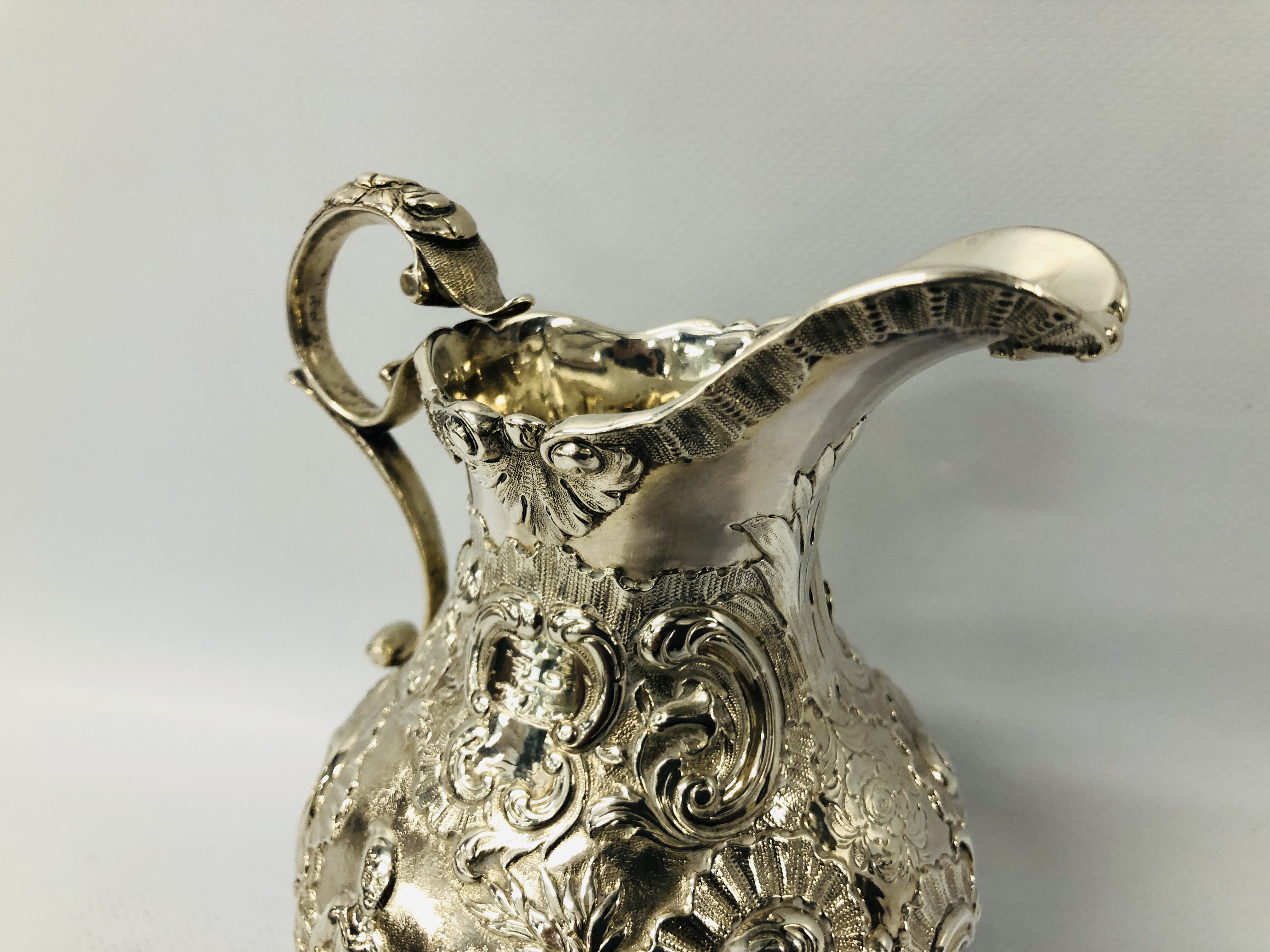 A SILVER MILK JUG OF ROCOCO DESIGN DECORATED WITH CHINOISERIE FIGURES WITH INSCRIPTION MR AND MRS J. - Image 15 of 25