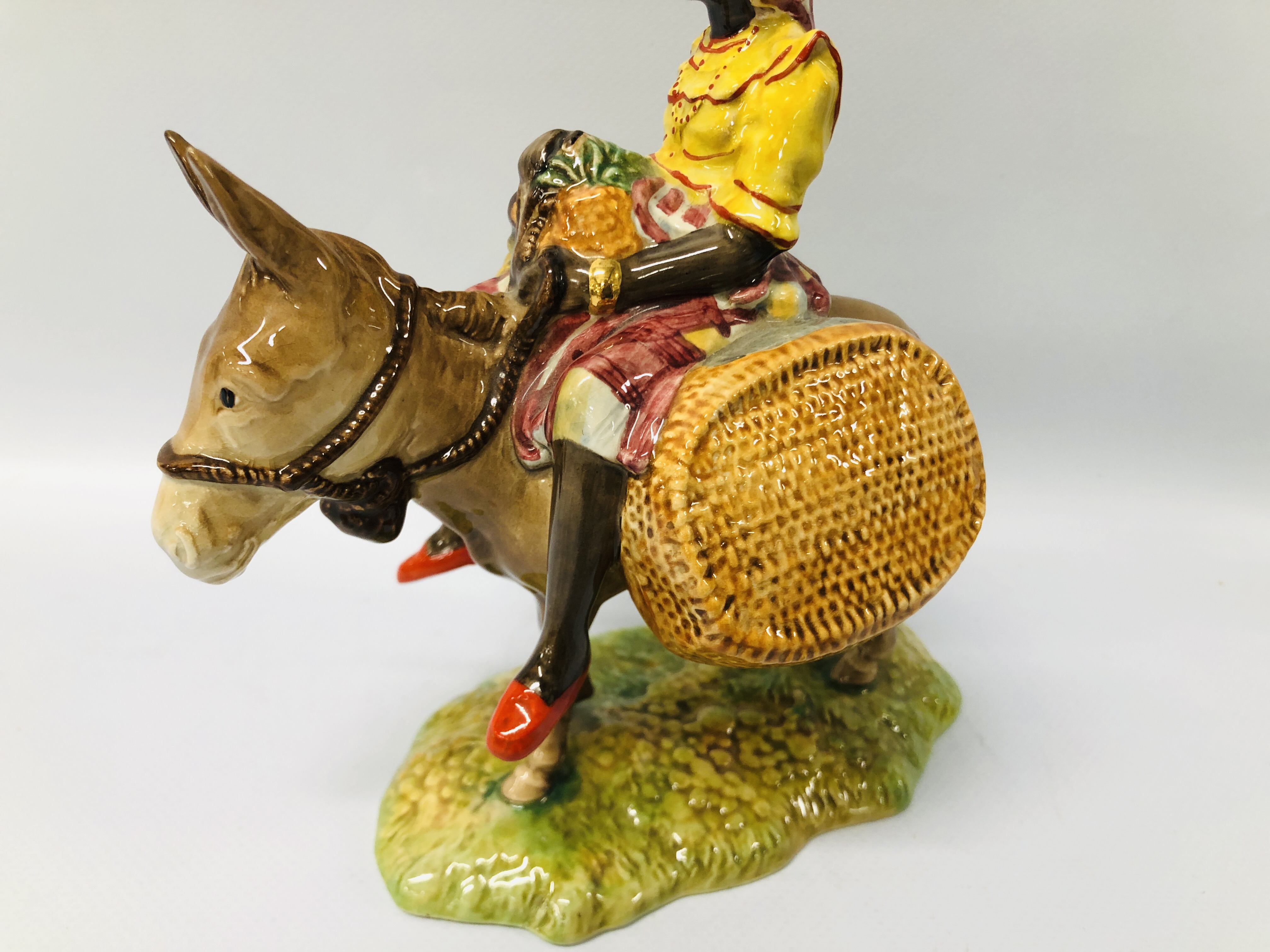 BESWICK "SUSIE JAMAICA" FIGURE ALONG WITH A MINIATURE BESWICK BENEAGLES WHISKY DECANTER (EMPTY) - Image 11 of 13