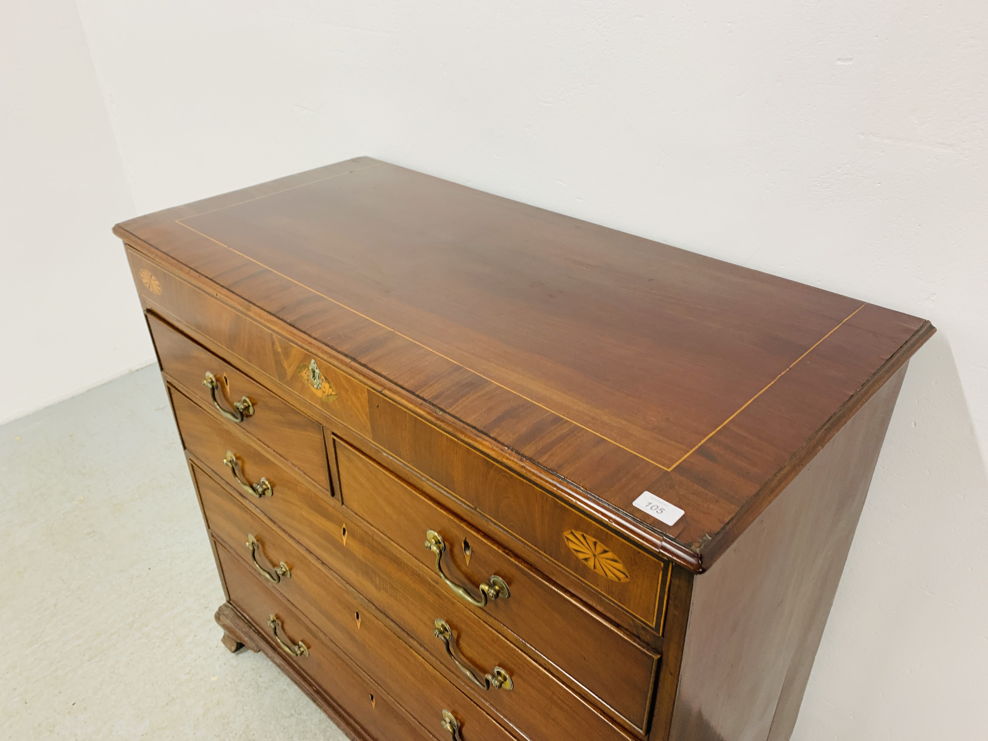 AN EARLY C19TH MAHOGANY SIX DRAWER CHEST, WIDTH 107CM. - Image 3 of 24