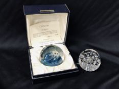CAITHNESS LIMITED EDITION GLASS PAPER WEIGHT 1ST QUARTER 946 / 1500 BY PETER HOLMES IN ORIGINAL BOX
