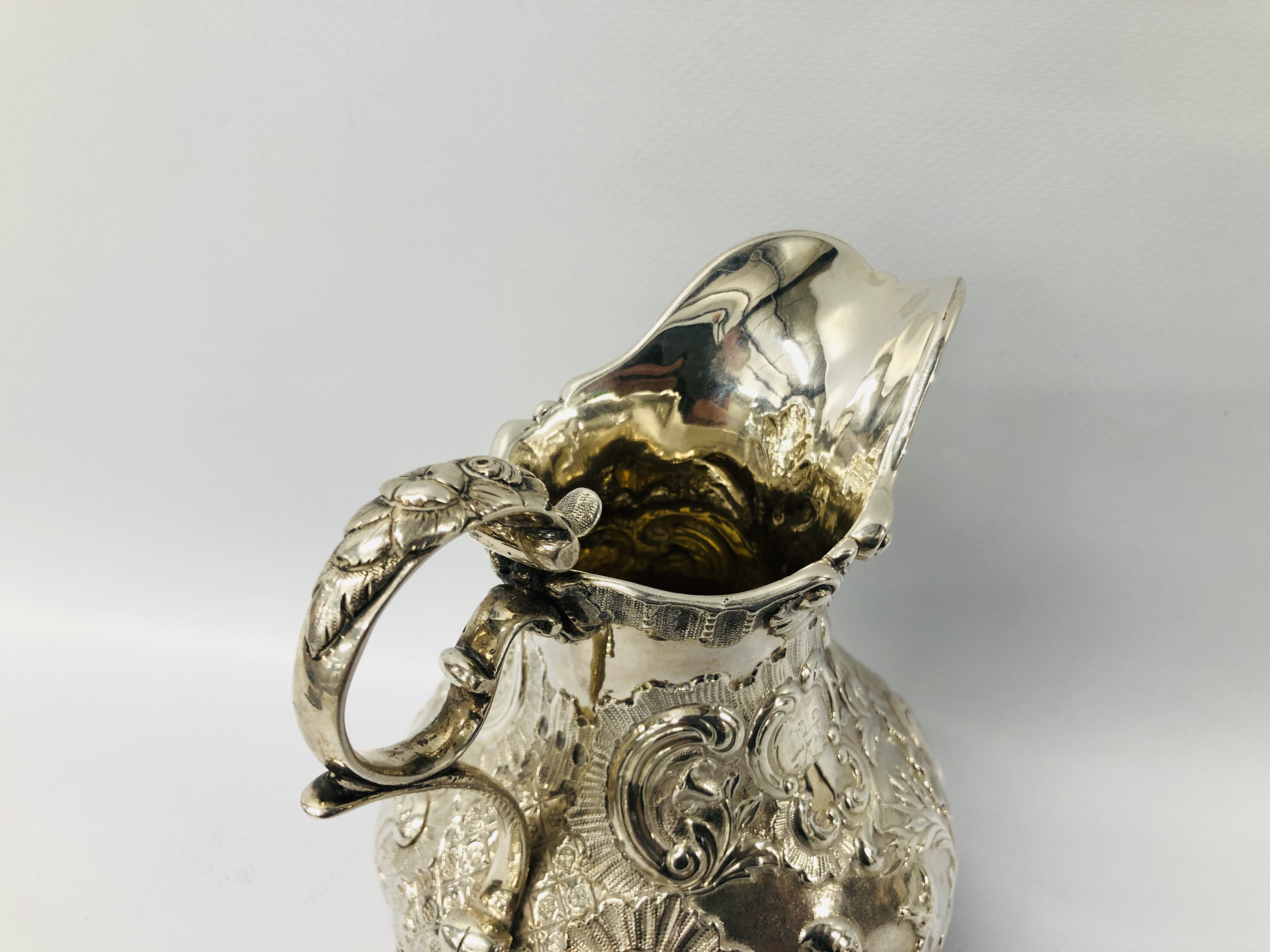 A SILVER MILK JUG OF ROCOCO DESIGN DECORATED WITH CHINOISERIE FIGURES WITH INSCRIPTION MR AND MRS J. - Image 10 of 25