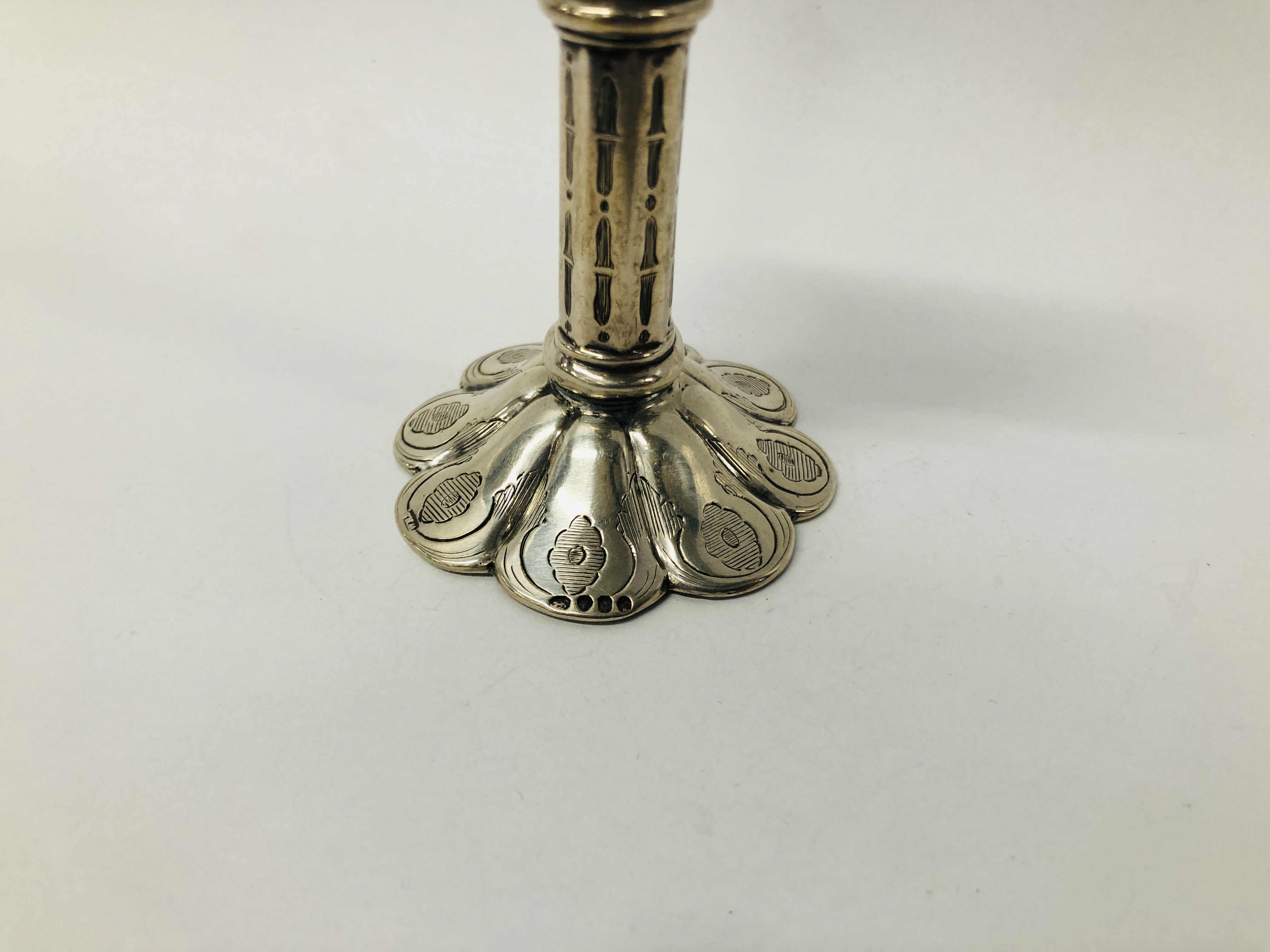 A VICTORIAN SILVER TAPER STICK ON A PETAL BASE LONDON 1853, WILLIAM SMILY H 8.5CM. - Image 7 of 13