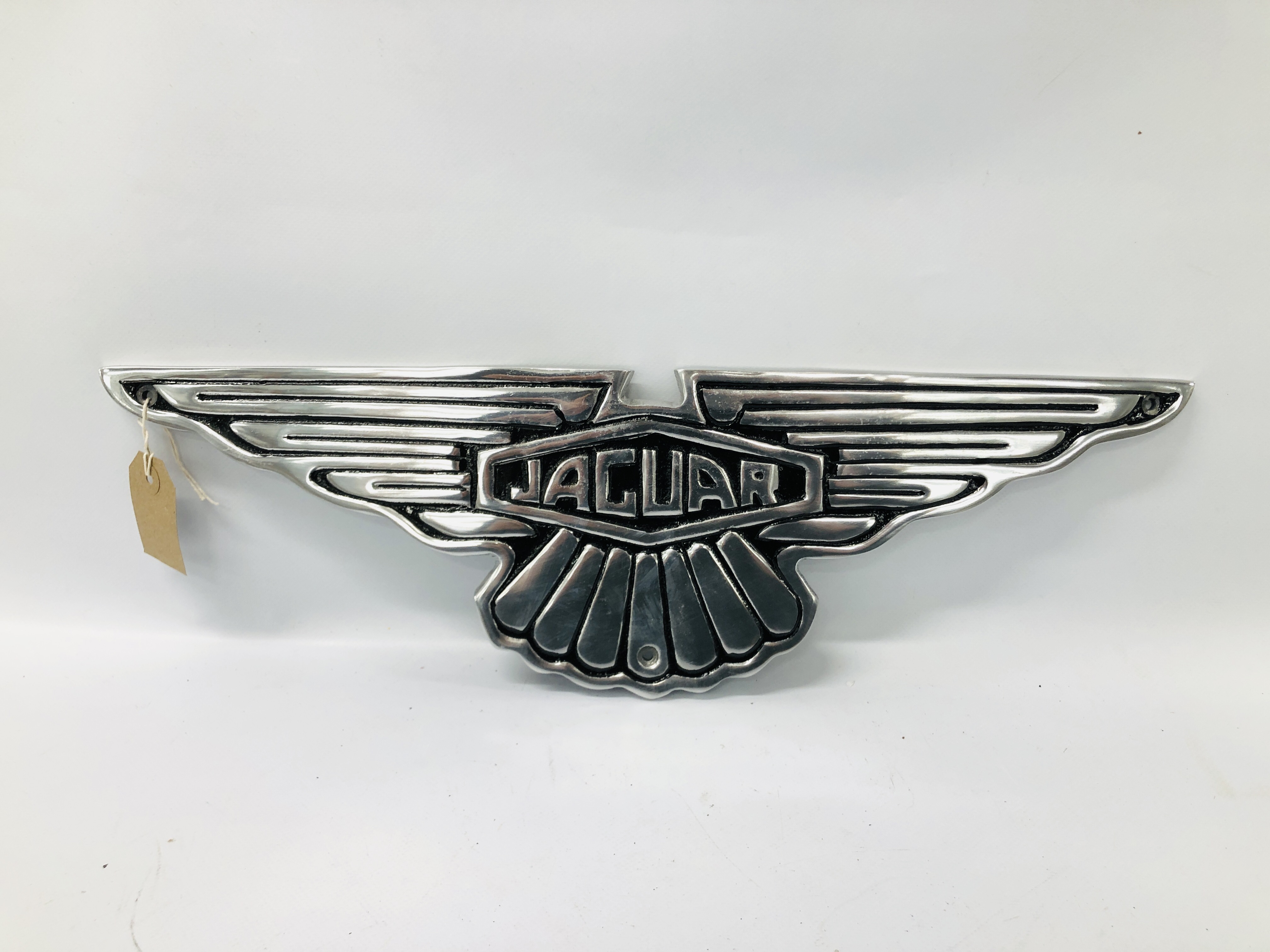 (R) ALUMINIUM JAGUAR PLAQUE