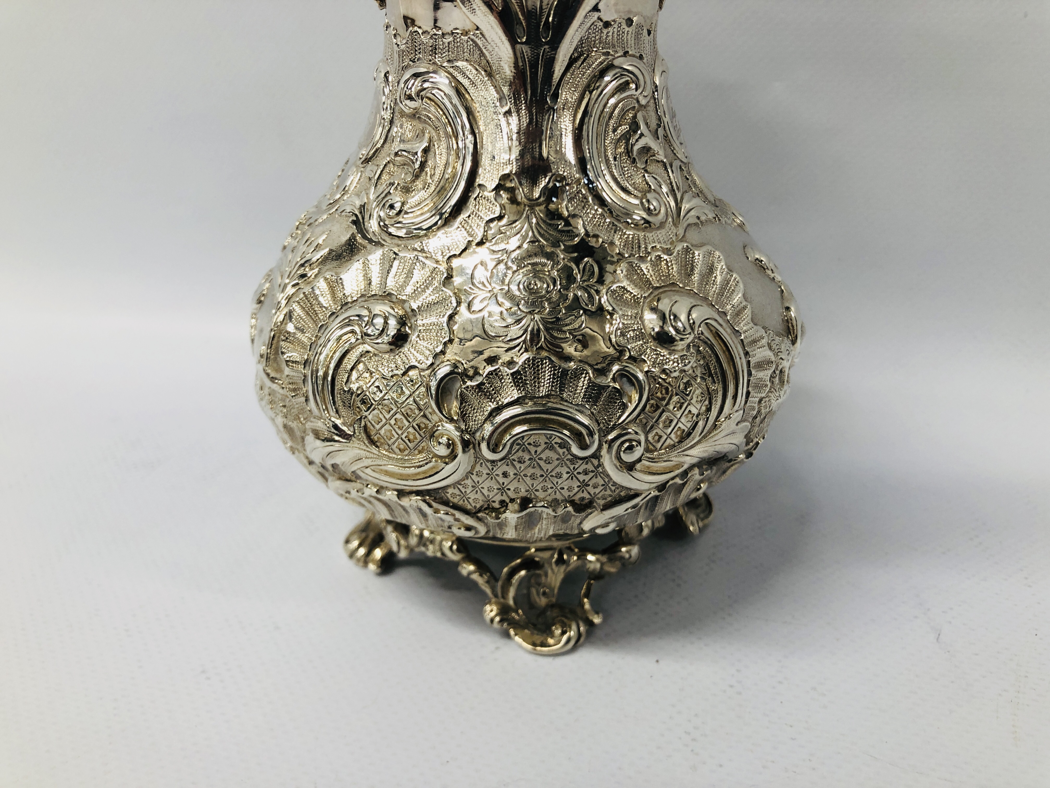 A SILVER MILK JUG OF ROCOCO DESIGN DECORATED WITH CHINOISERIE FIGURES WITH INSCRIPTION MR AND MRS J. - Image 21 of 25