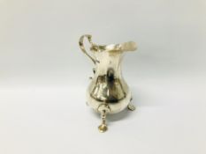 SILVER TRIPOD CREAM JUG, DOUBLE SCROLL HANDLE CHESTER 1907, H 10.5CM.