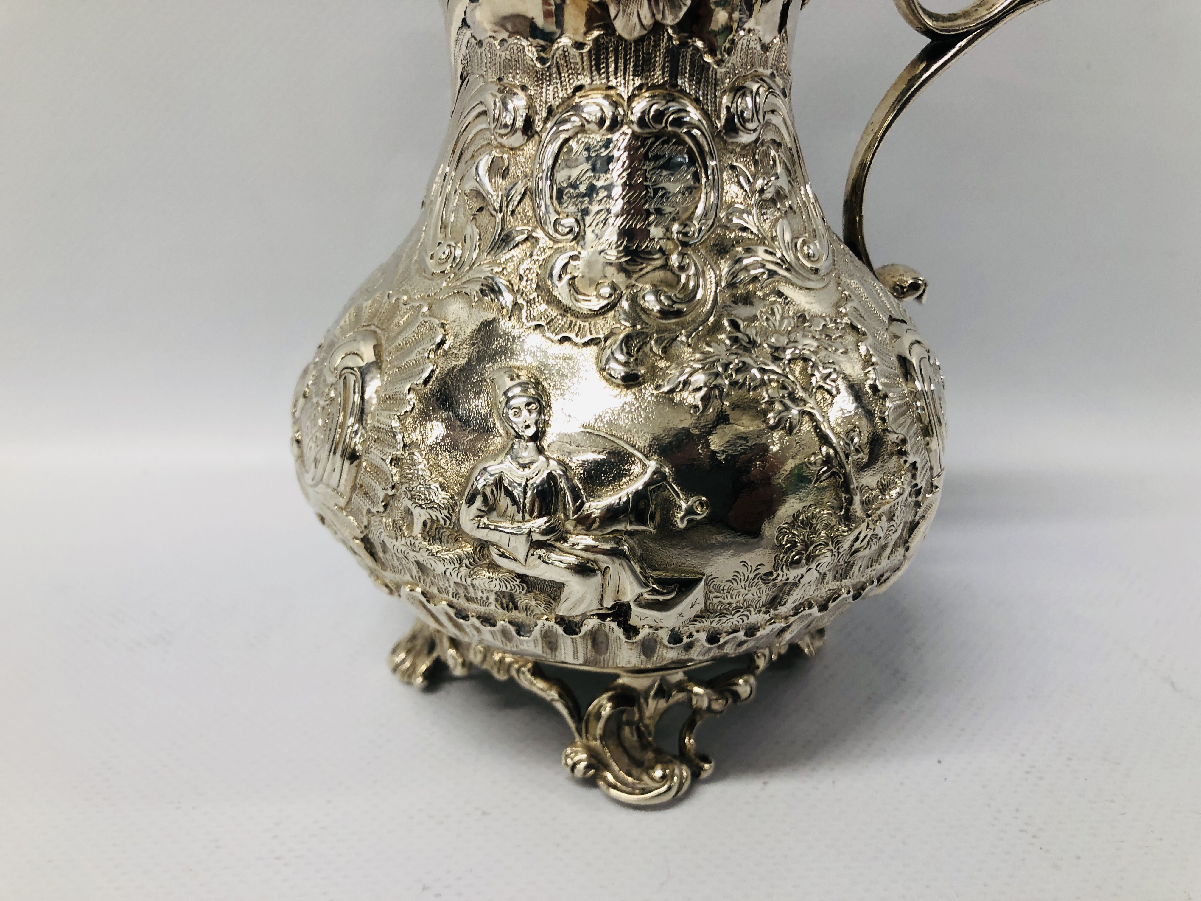 A SILVER MILK JUG OF ROCOCO DESIGN DECORATED WITH CHINOISERIE FIGURES WITH INSCRIPTION MR AND MRS J. - Image 5 of 25
