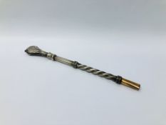 AN INDIAN SILVER OPIUM PIPE, THE MOUTH PIECE MARKED 18CT - L 19CM.