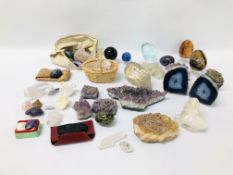 COLLECTION OF VARIOUS MINERAL,