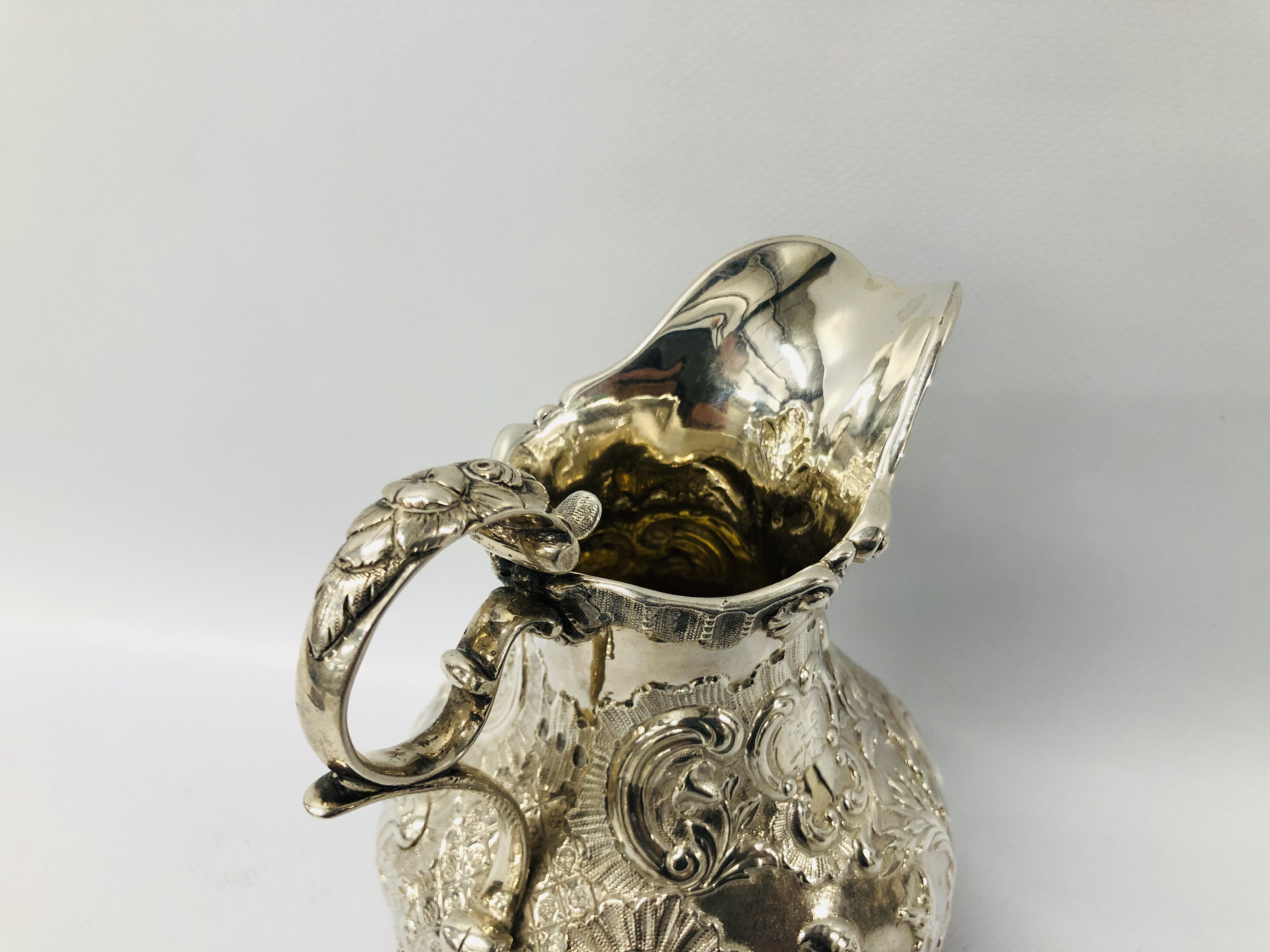 A SILVER MILK JUG OF ROCOCO DESIGN DECORATED WITH CHINOISERIE FIGURES WITH INSCRIPTION MR AND MRS J. - Image 11 of 25