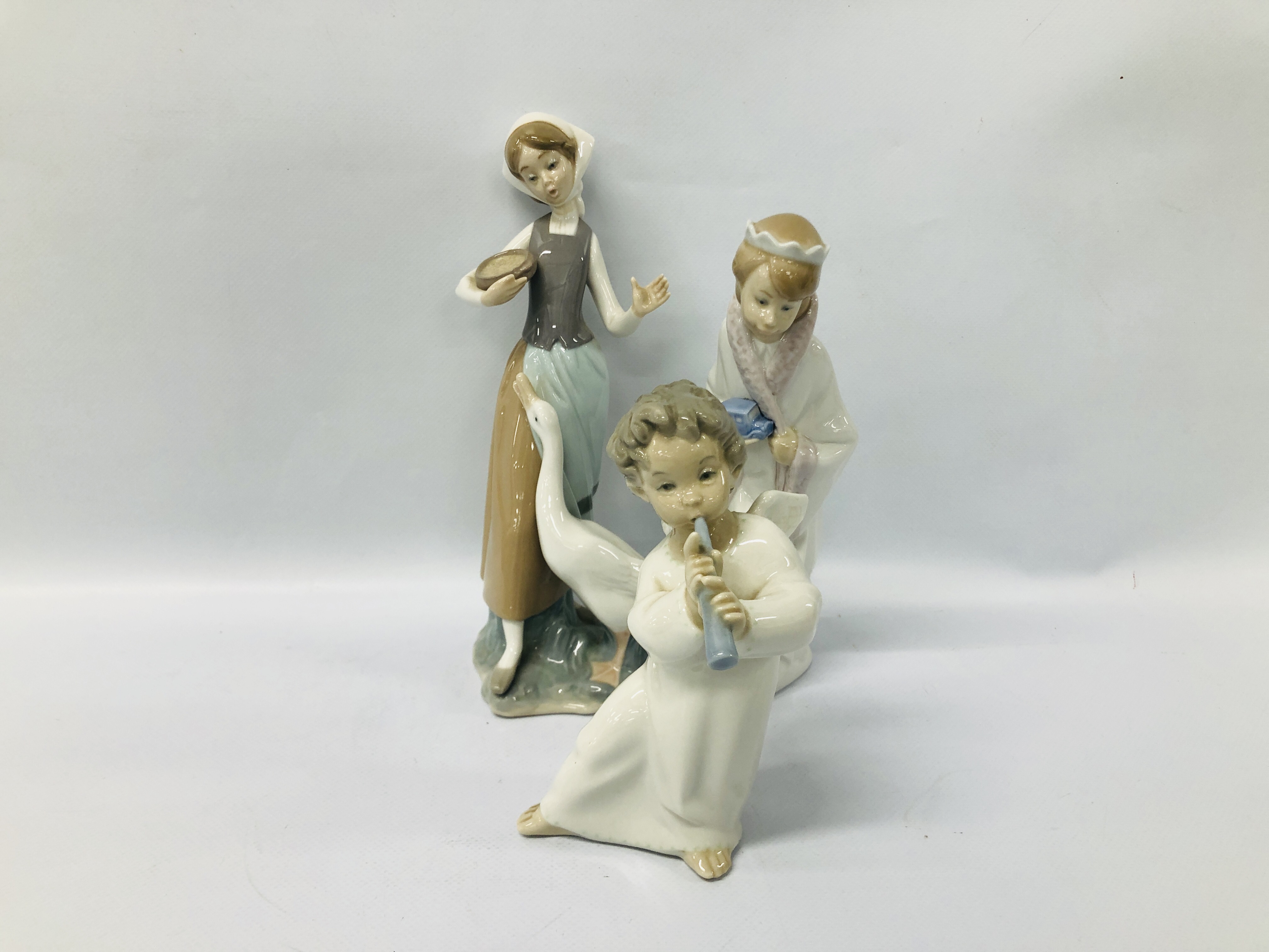 3 X LLADRO FIGURES TO INCLUDE ANGEL PLAYING A FLUTE,