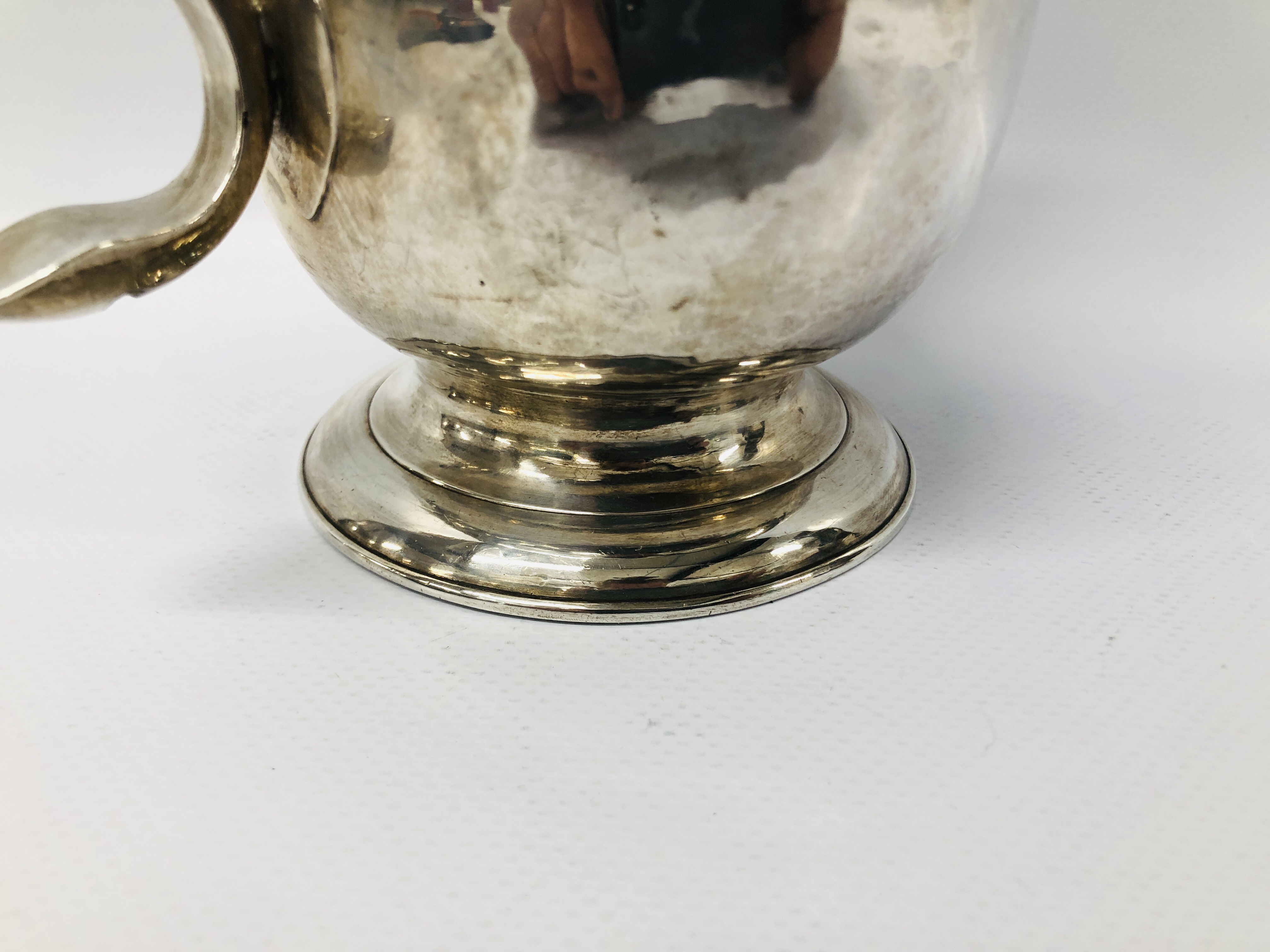 A GEORGE III SILVER JUG, THE 'S' SHAPED HANDLE ON A PLAIN BULBOUS BODY, NEWCASTLE 1790, J. - Image 11 of 21