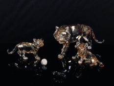 A COLLECTION OF SWAROVSKI TIGER AND TWO CUBS PLUS PIN BROOCH WILDLIFE EDITION.