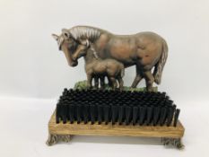 (R) HORSE DOORSTOP AND BRUSH