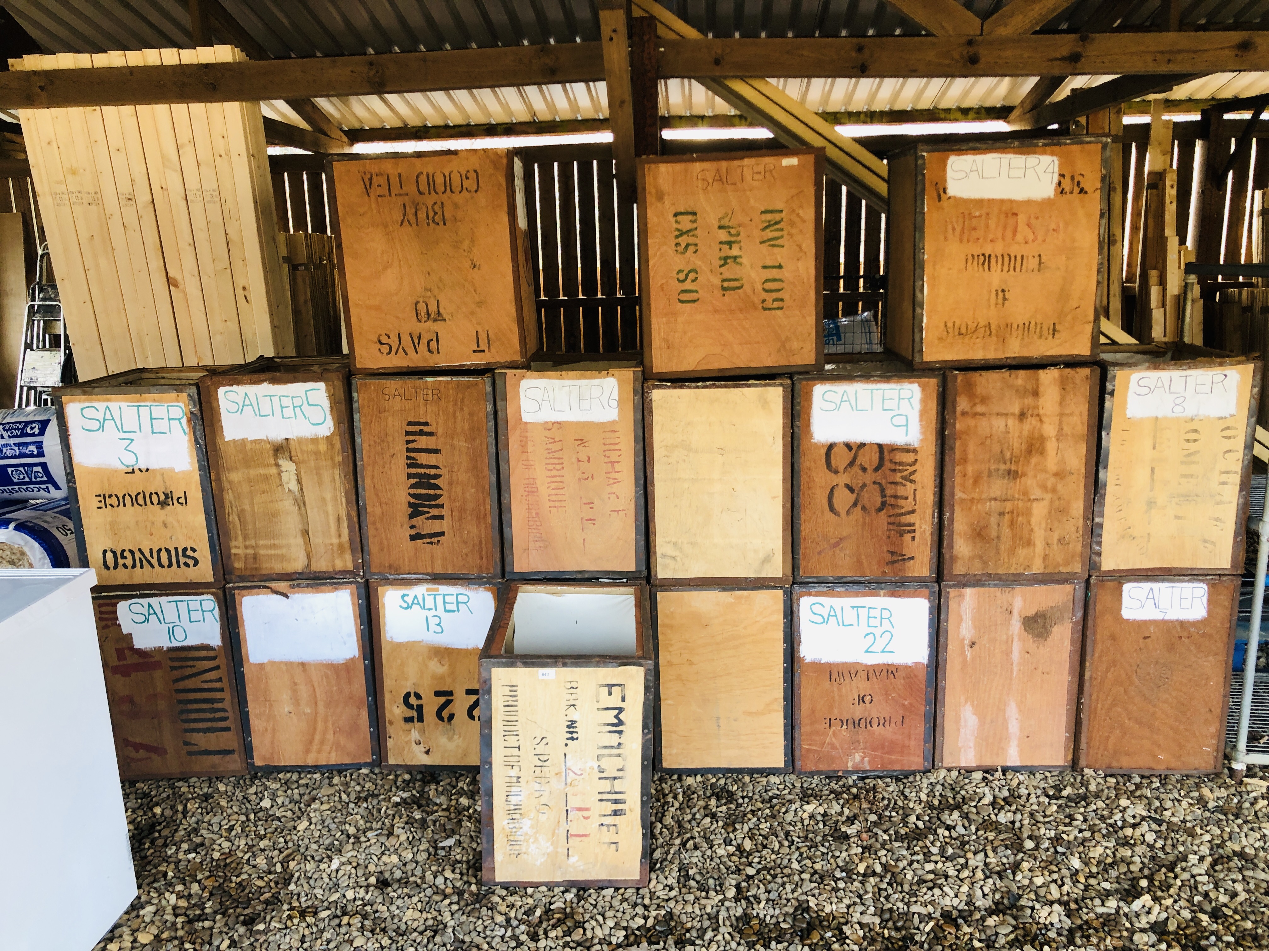 20 X VINTAGE WOODEN TEA CHESTS / BOXES.