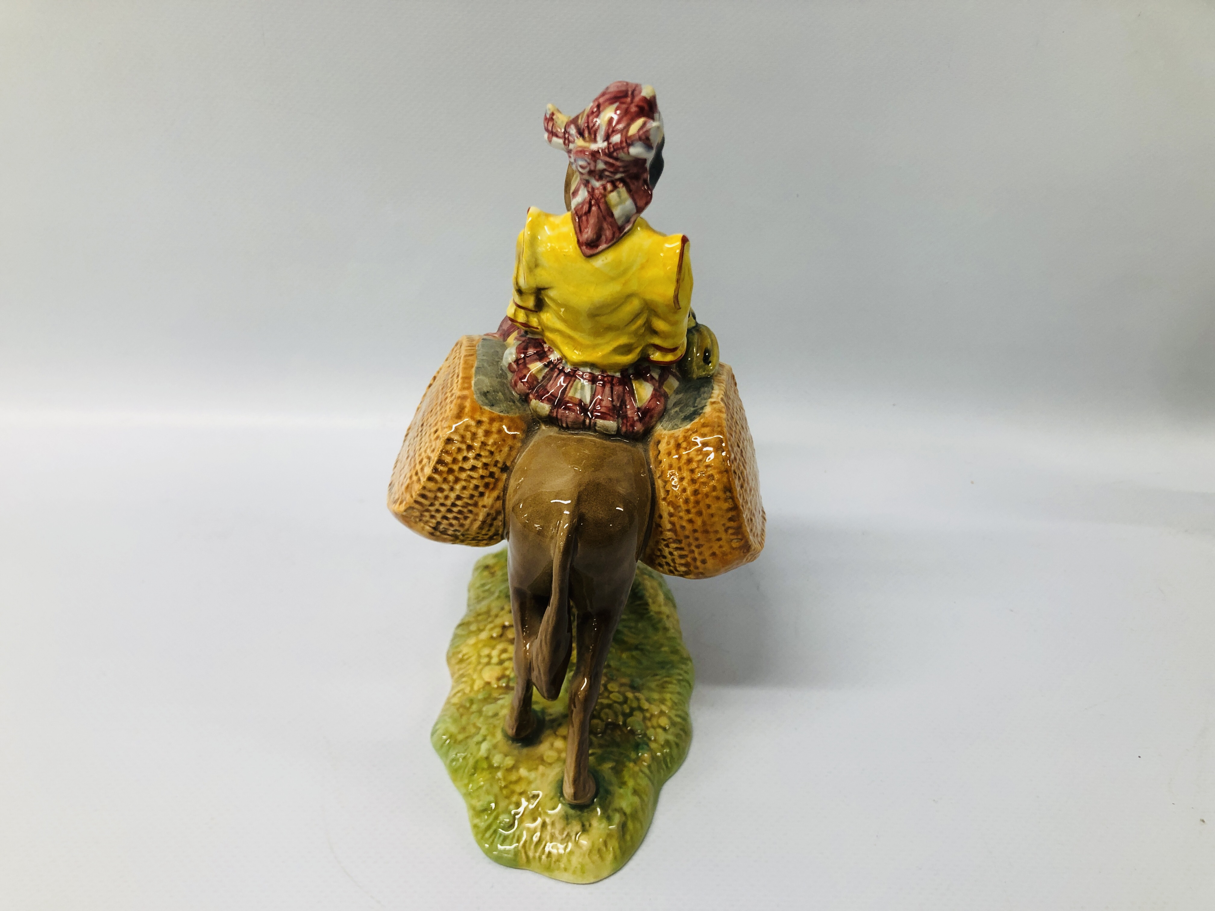 BESWICK "SUSIE JAMAICA" FIGURE ALONG WITH A MINIATURE BESWICK BENEAGLES WHISKY DECANTER (EMPTY) - Image 12 of 13