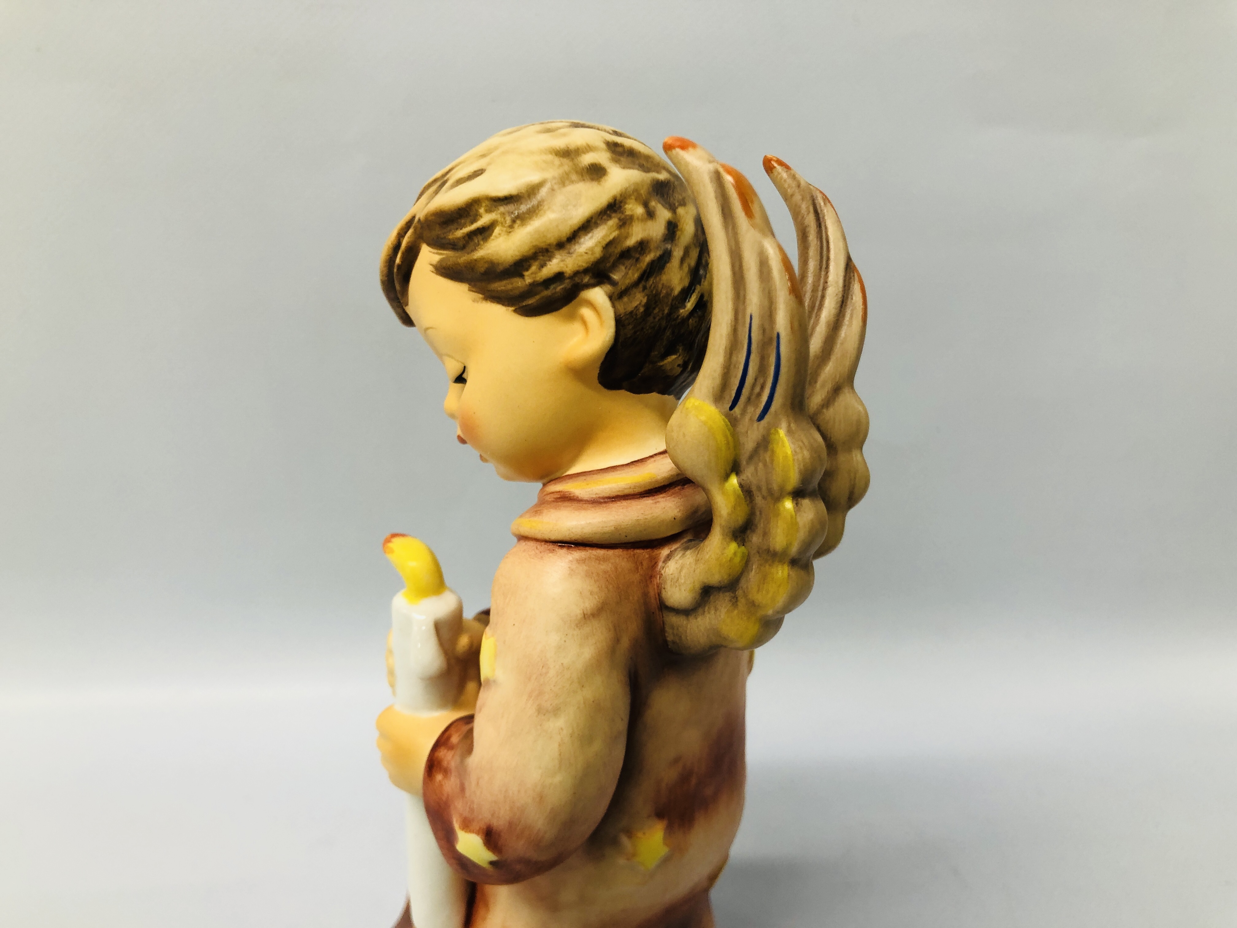 GOEBEL HUMMEL FIGURINE "HEAVENLY ANGEL" - H 19. - Image 10 of 10