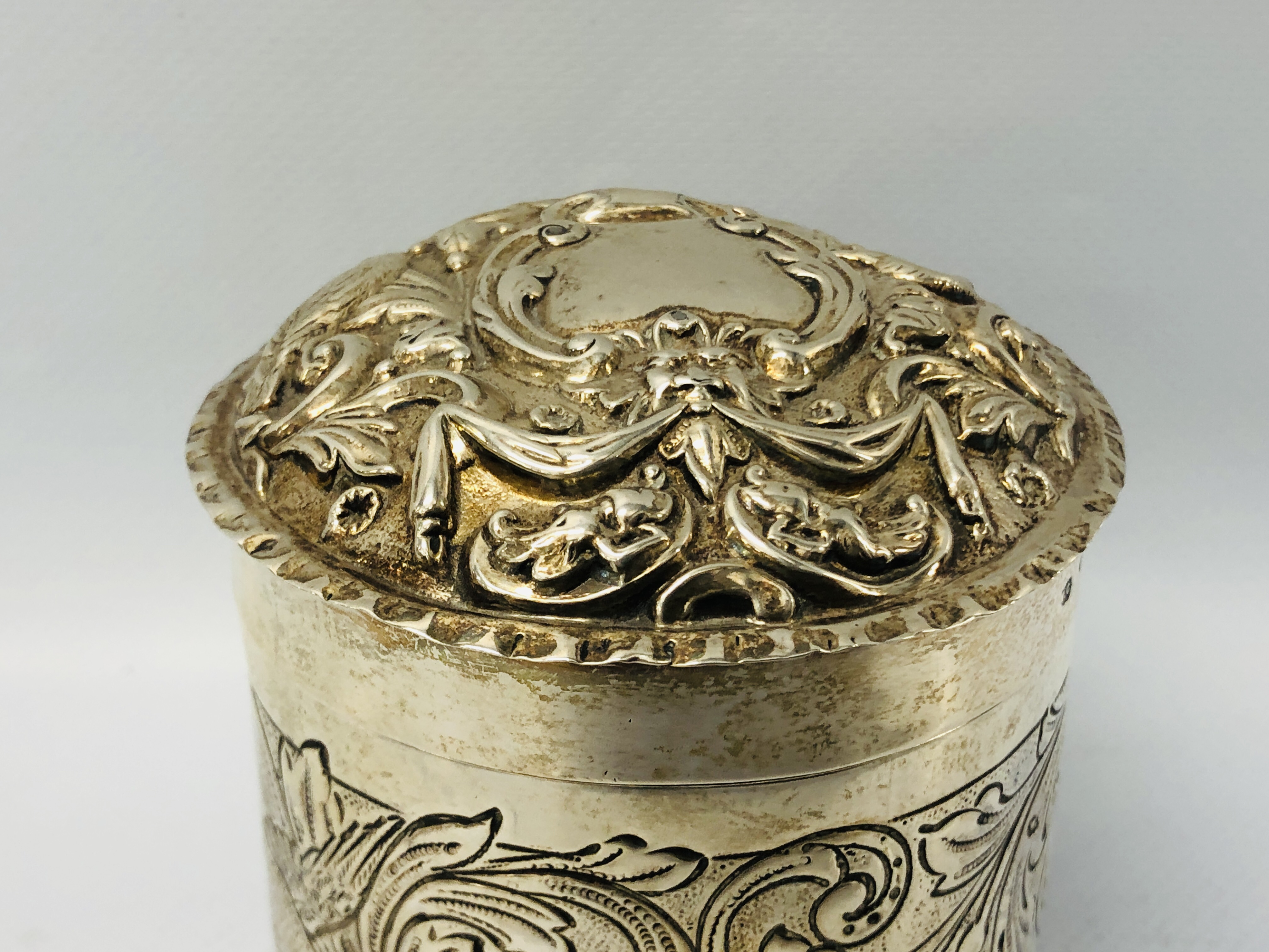 A VICTORIAN SILVER CYLINDRICAL BOX AND COVER DECORATED WITH BIRD LONDON 1888, WILLIAM COMINS - H 8. - Image 16 of 21