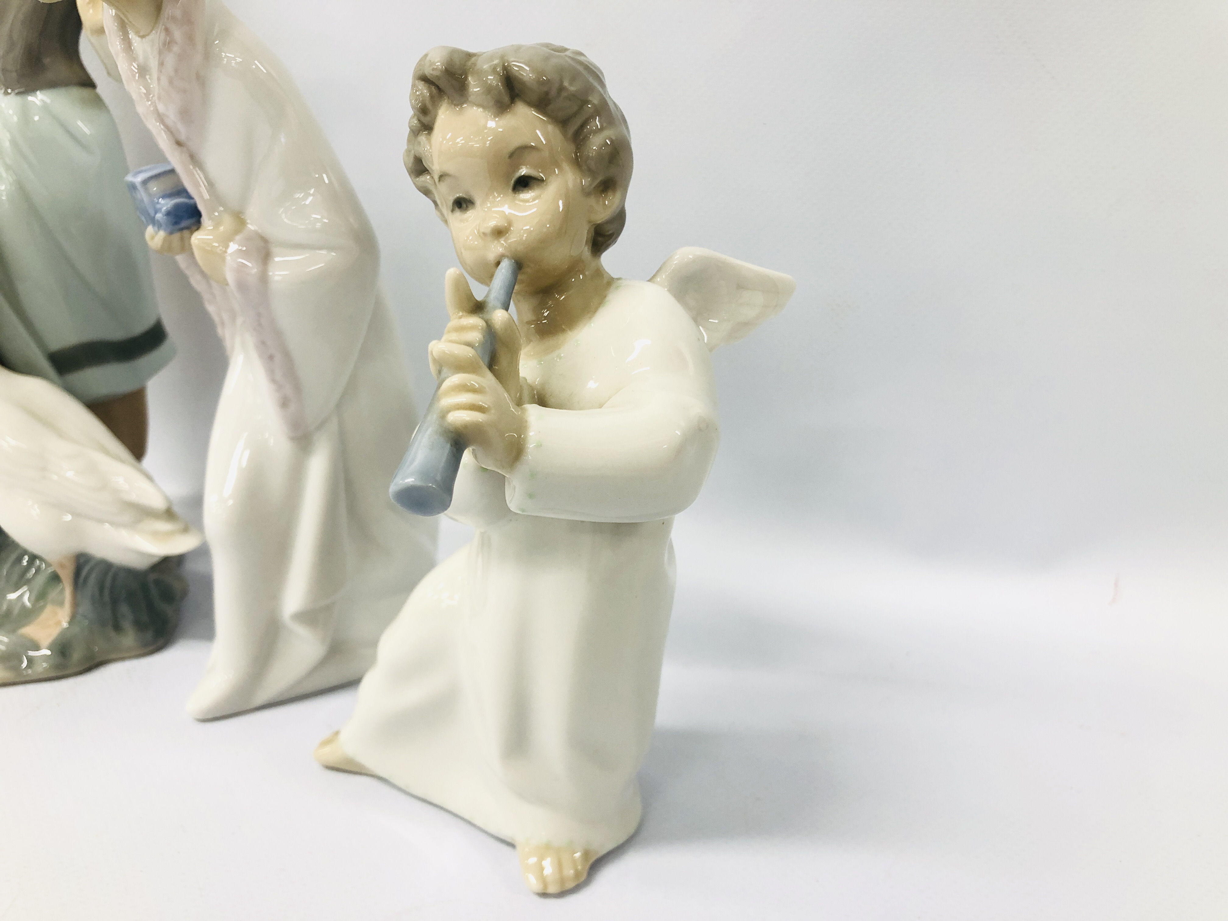 3 X LLADRO FIGURES TO INCLUDE ANGEL PLAYING A FLUTE, - Image 2 of 13