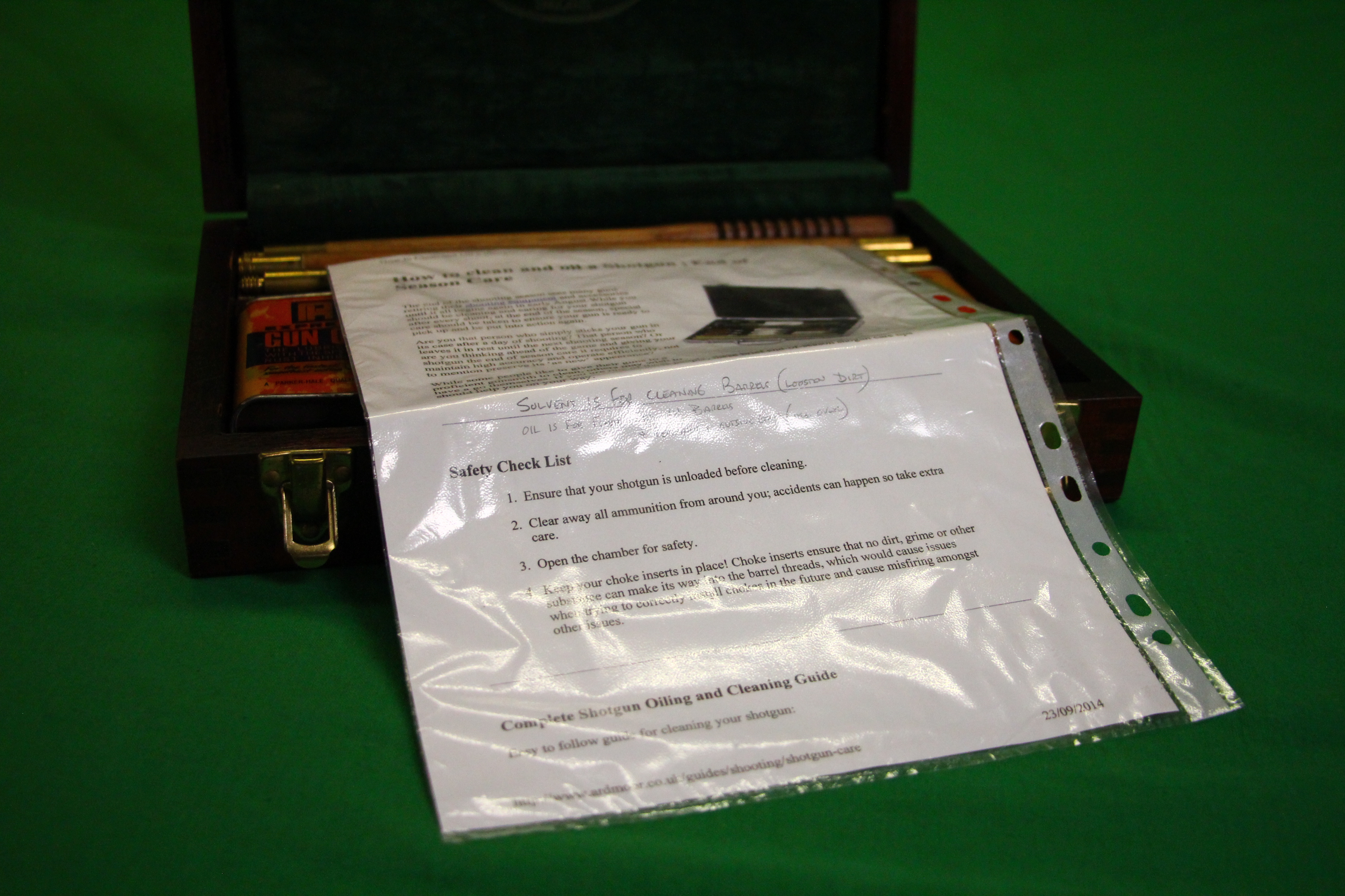 A PARKER HALE 12G GUN CLEANING KIT IN HARDWOOD TRANSIT CASE - Image 4 of 6