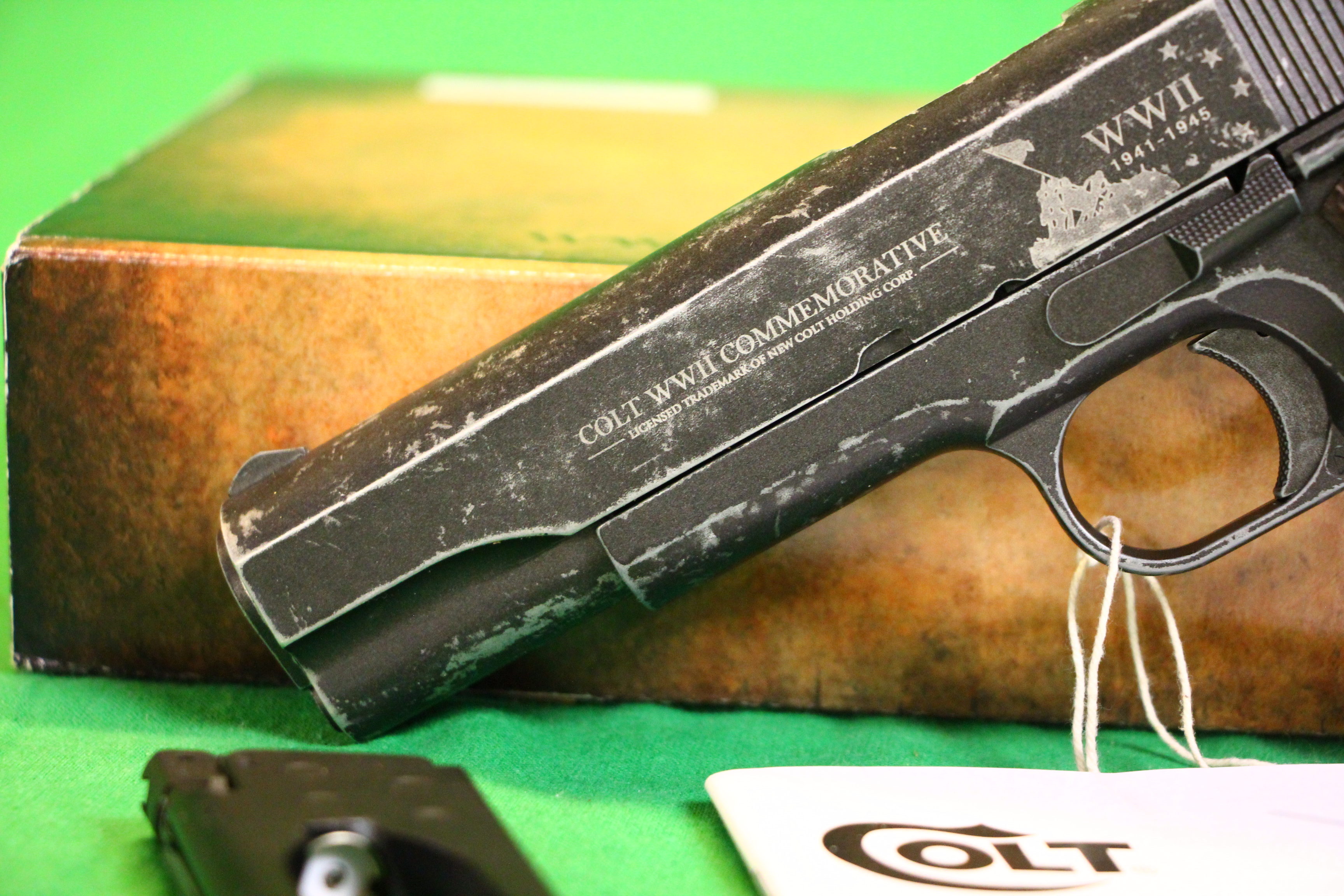 UMAREX COLT WWII COMMEMORA FIVE 1911 . - Image 2 of 4