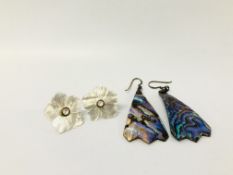 PAIR OF SILVER MOTHER OF PEARL FLOWER DECORATION STUD EARRINGS ALONG WITH A PAIR OF SILVER ABALONE