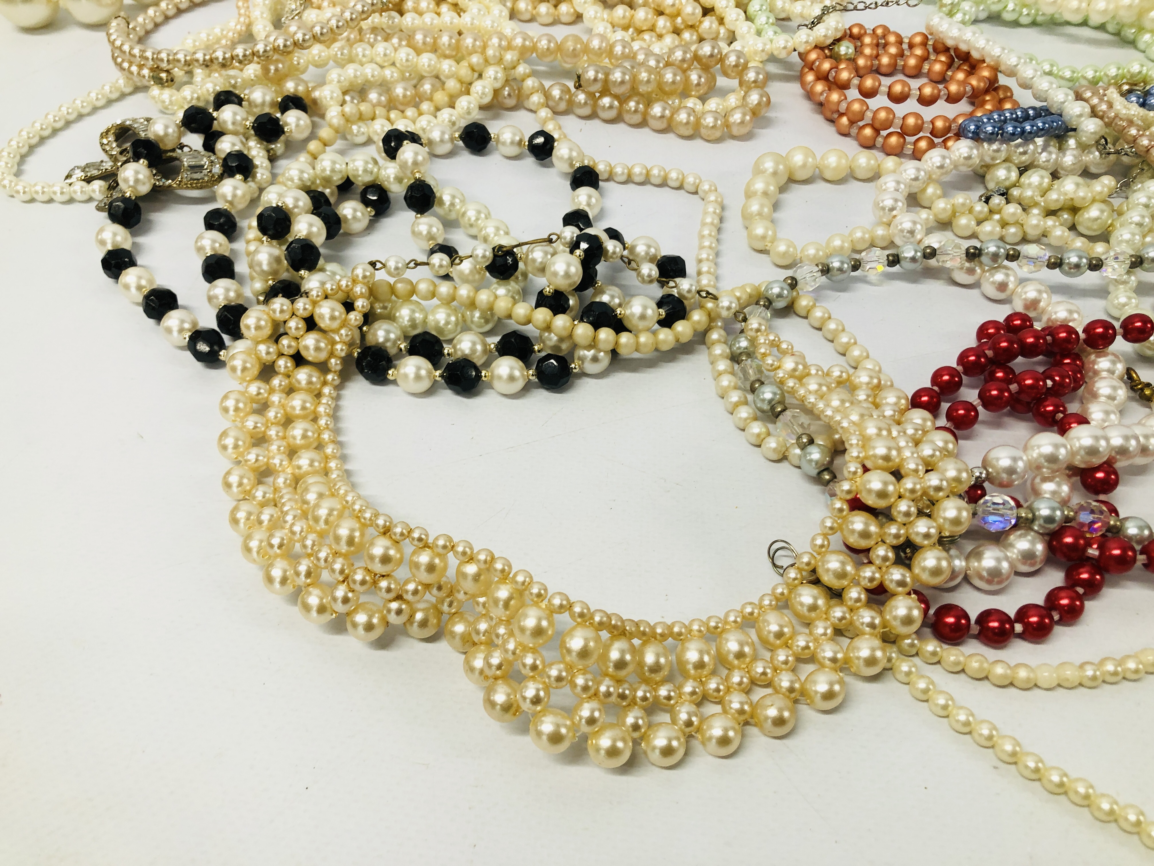 COLLECTION OF DESIGNER COSTUME SIMULATED PEARL NECKLACES. - Image 3 of 4