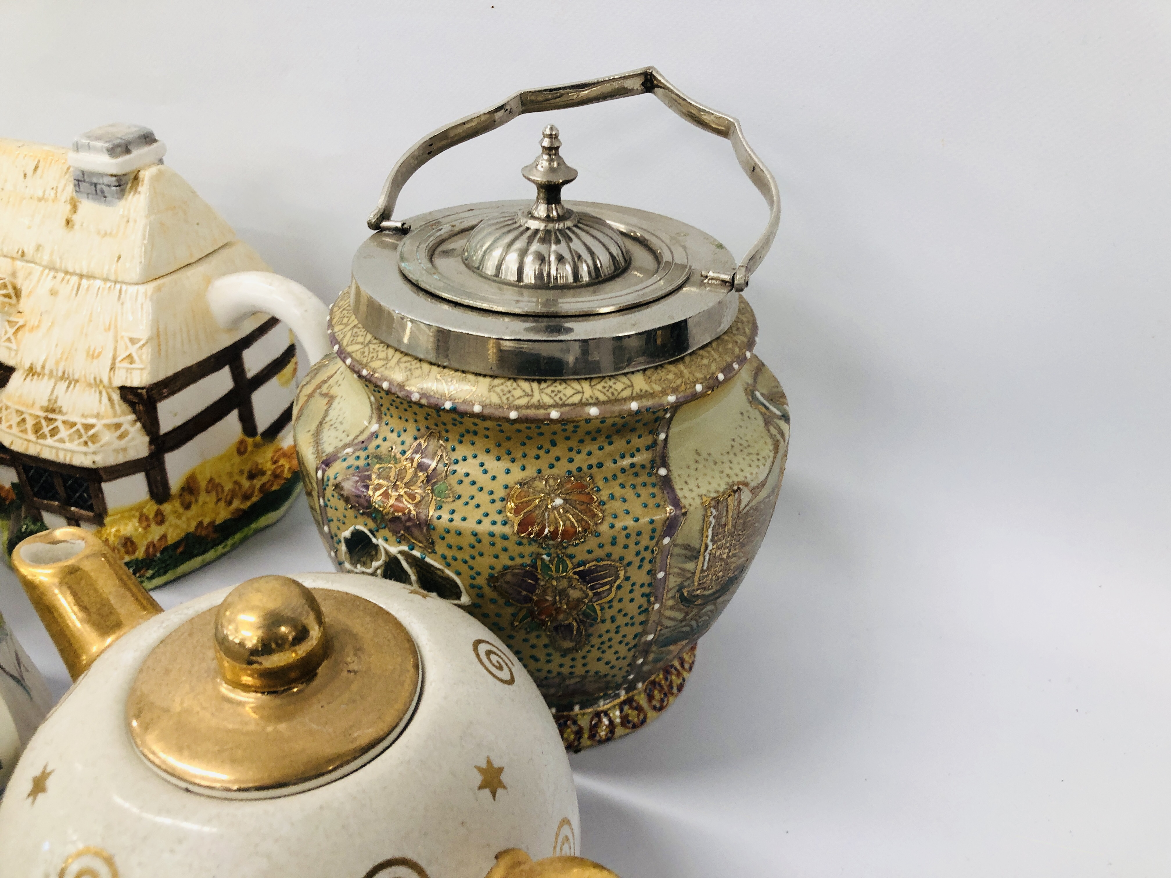 COLLECTION OF DECORATIVE TEAPOTS 12 APPROX TO INCLUDE ROYAL WORCESTER, - Image 4 of 8