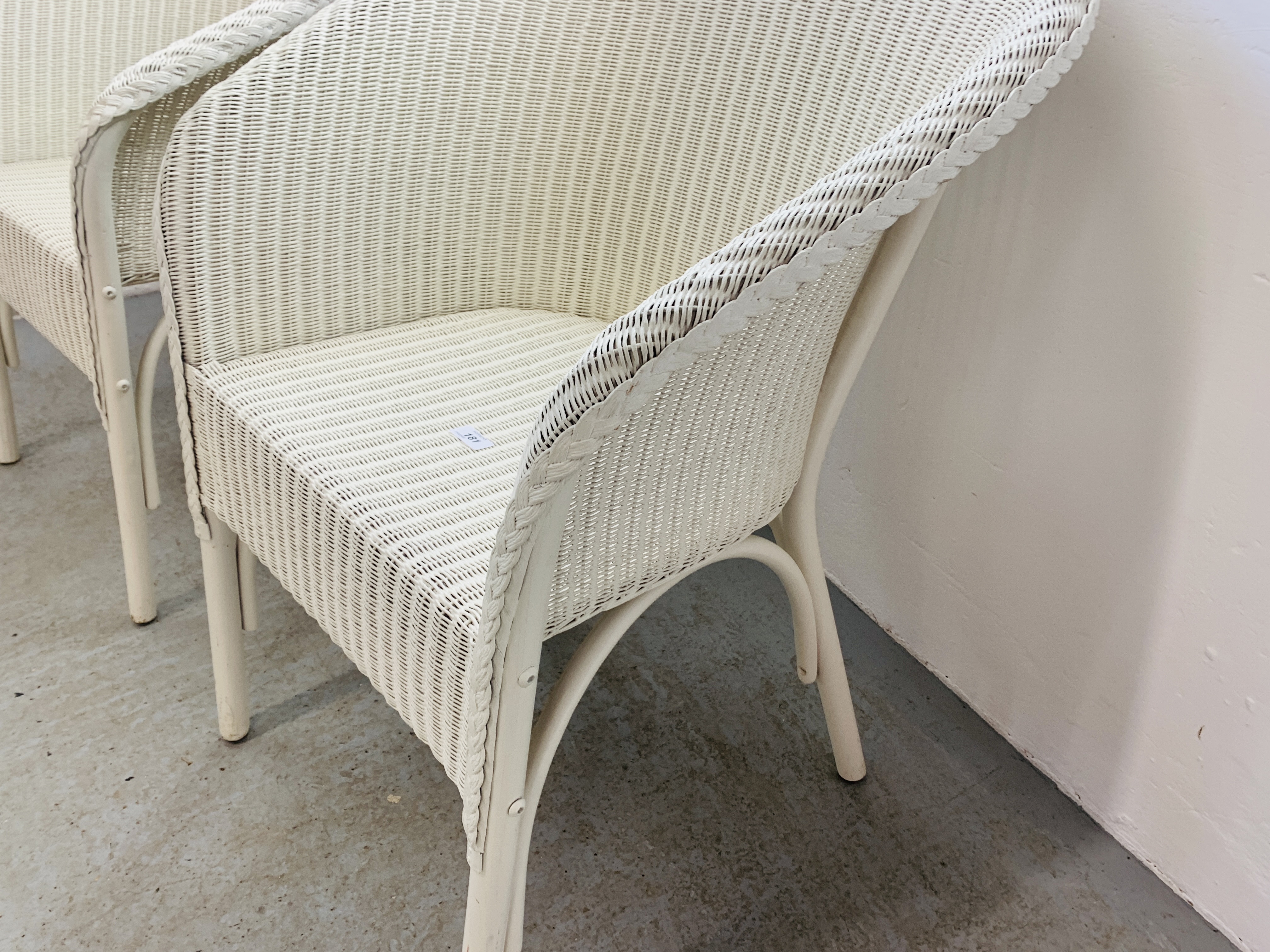 A PAIR OF LLOYD LOOM WHITE FINISH CHAIRS - Image 4 of 6