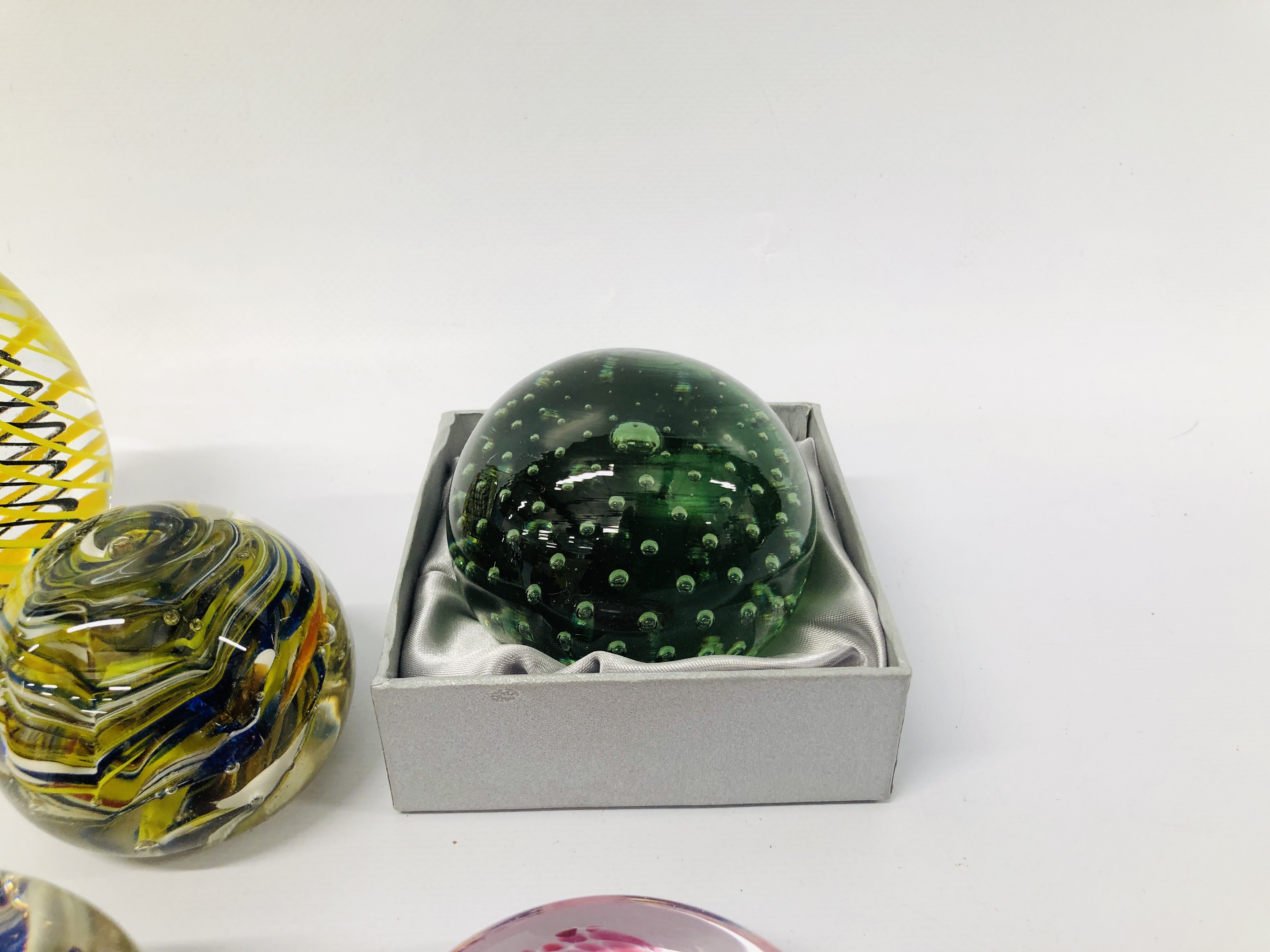 COLLECTION OF 7 ART GLASS PAPERWEIGHTS. - Image 5 of 7