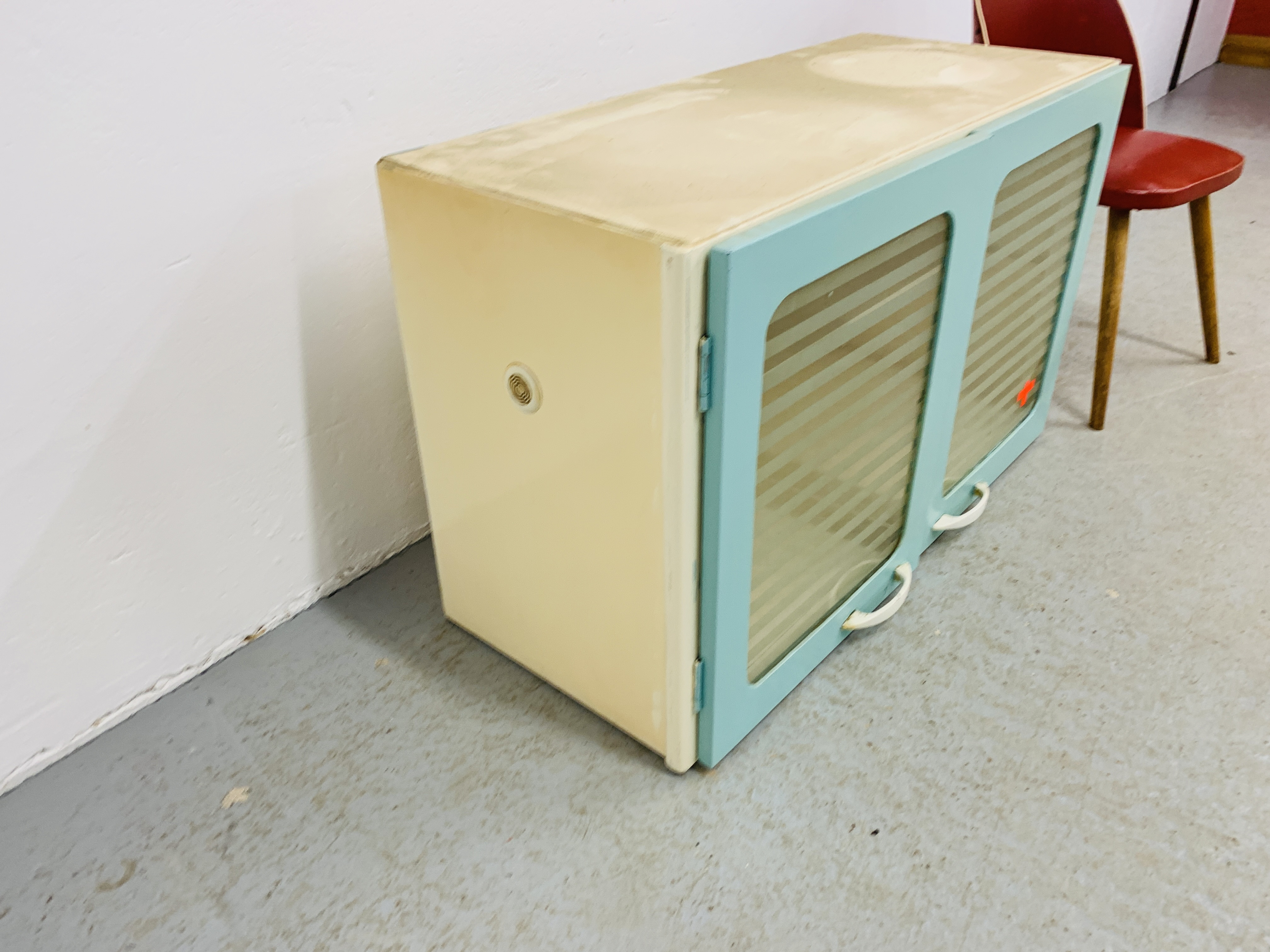 A 1940'S 2 DOOR KITCHEN CABINET ALONG WITH 1940'S RED CHILD'S CHAIR - Image 3 of 5