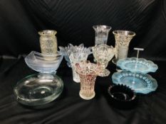 COLLECTION OF ASSORTED GOOD QUALITY GLASSWARE TO INCLUDE 6 VASES, AN ART DECO STYLE PALE BLUE BOWL,