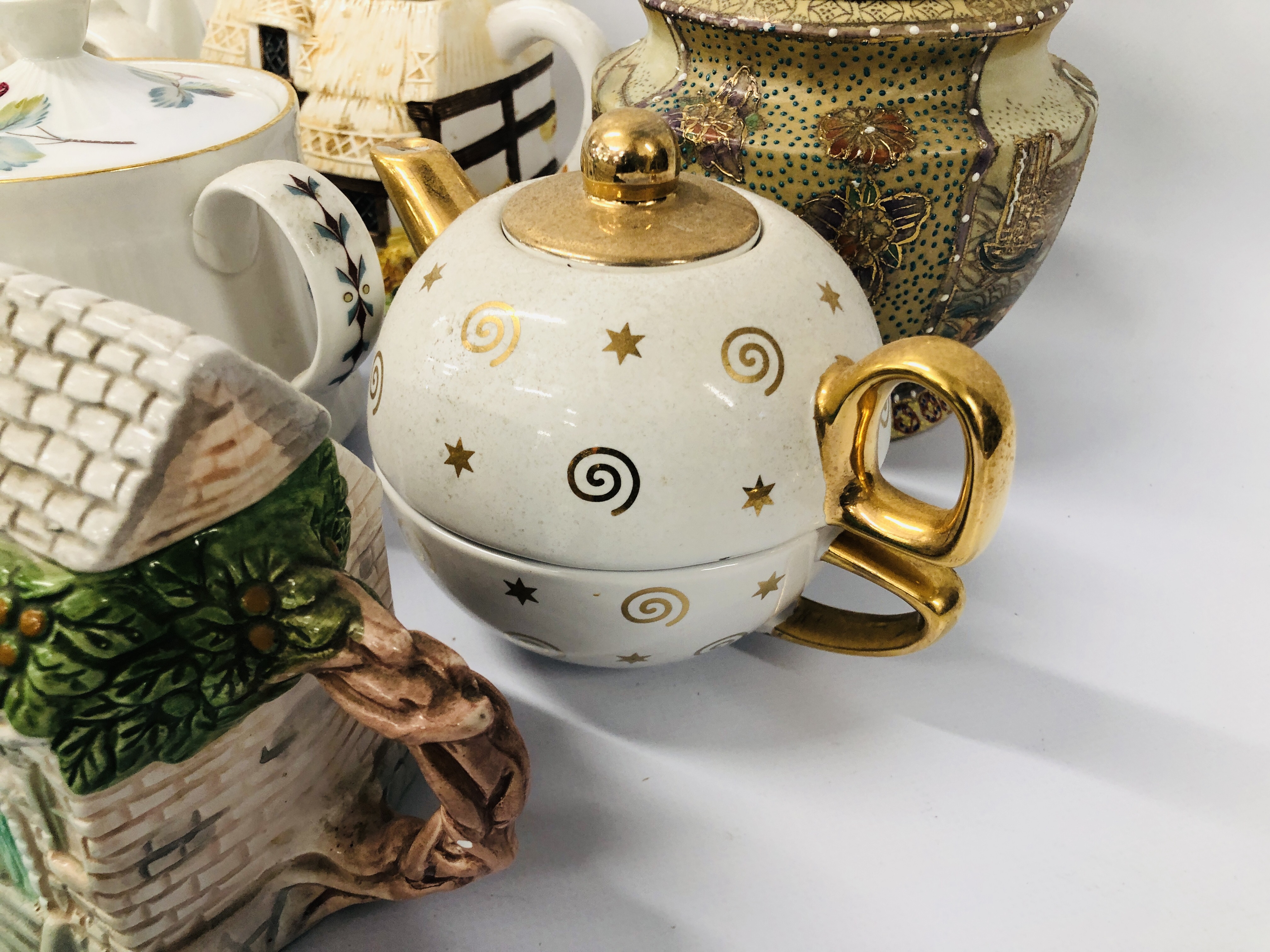COLLECTION OF DECORATIVE TEAPOTS 12 APPROX TO INCLUDE ROYAL WORCESTER, - Image 3 of 8