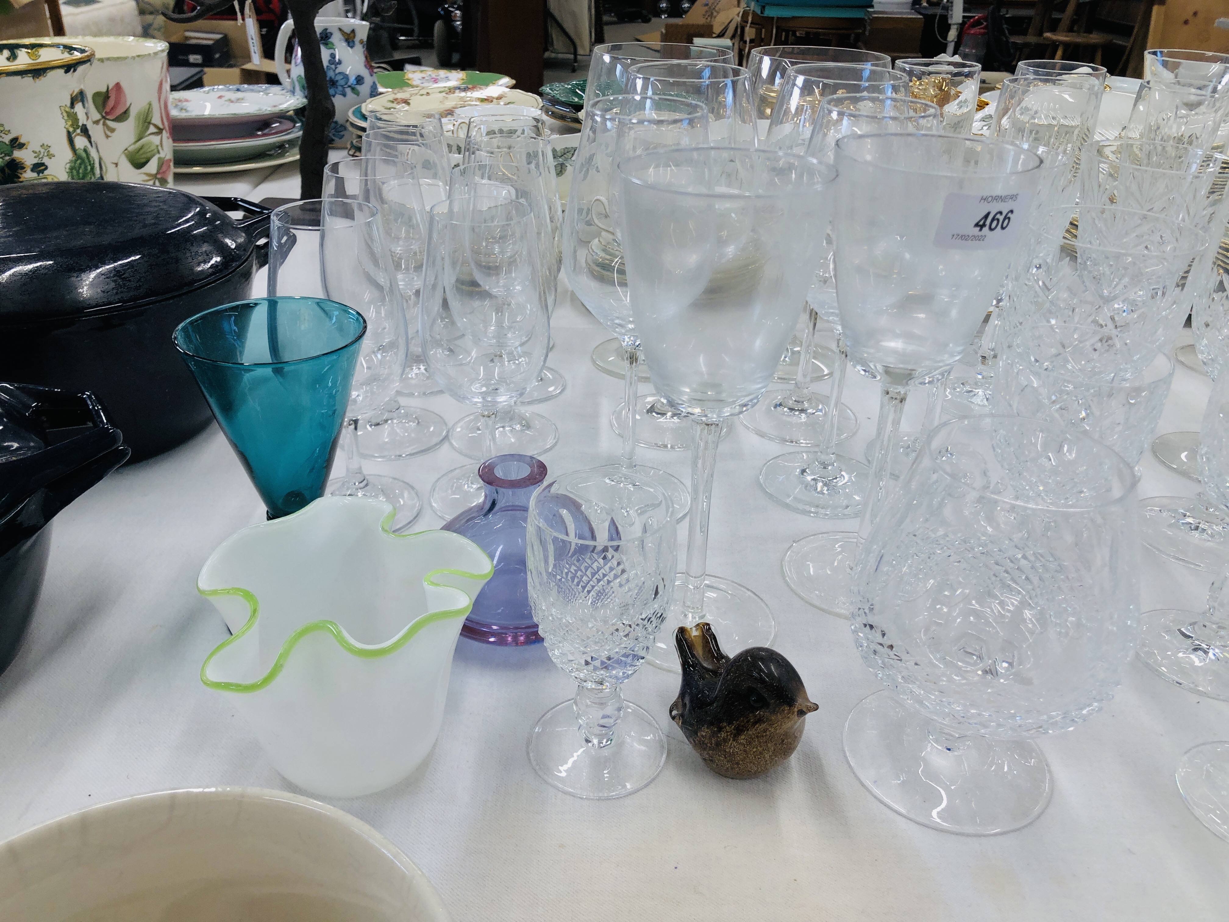 LARGE QUANTITY OF GOOD QUALITY DRINKING GLASSES TO INCLUDE A WATERFORDS WHISKY BALLOON & LIQUEUR - Image 4 of 4