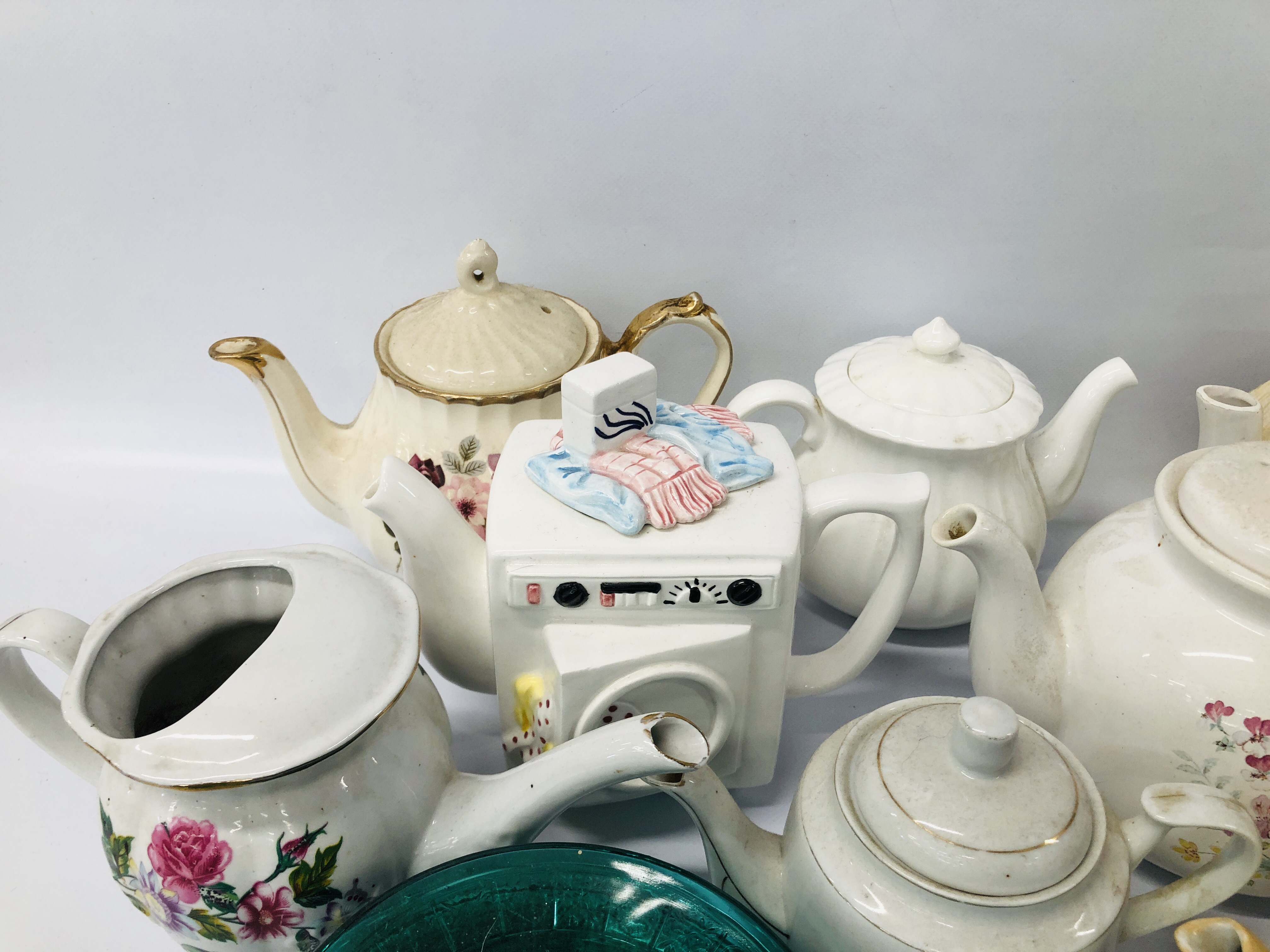 COLLECTION OF DECORATIVE TEAPOTS 12 APPROX TO INCLUDE ROYAL WORCESTER, - Image 6 of 8