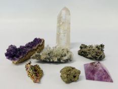 A SMALL COLLECTION OF CRYSTALS TO INCLUDE AMETHYST, QUARTZ ETC.