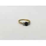 9CT GOLD RING SET WITH CENTRAL BLUE STONE,